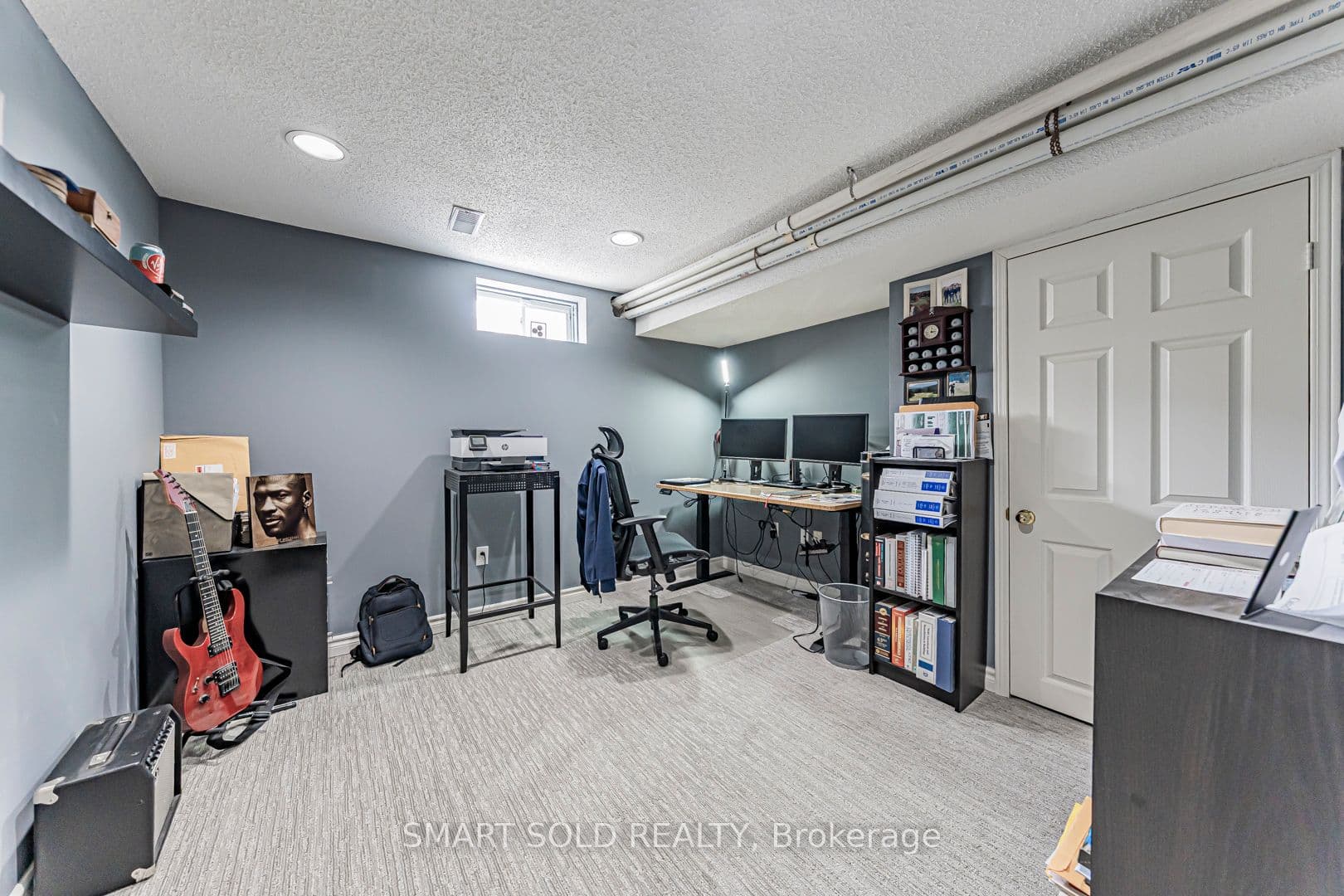 28 Westminster Drive — photo 40