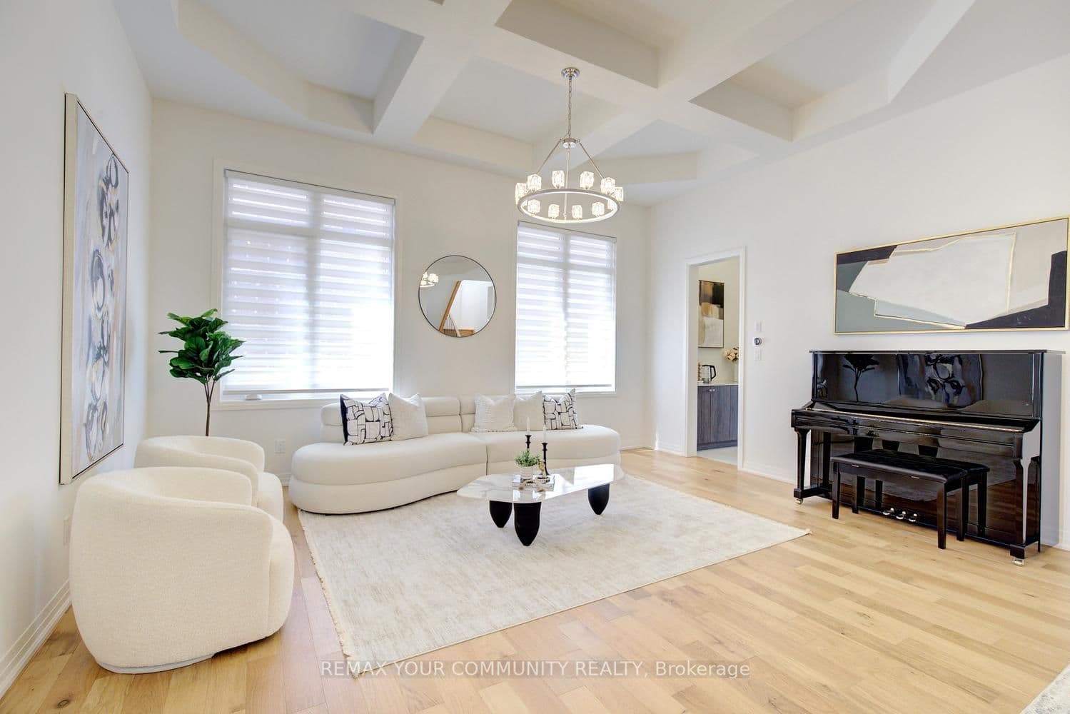 96 Bond Crescent — photo 31