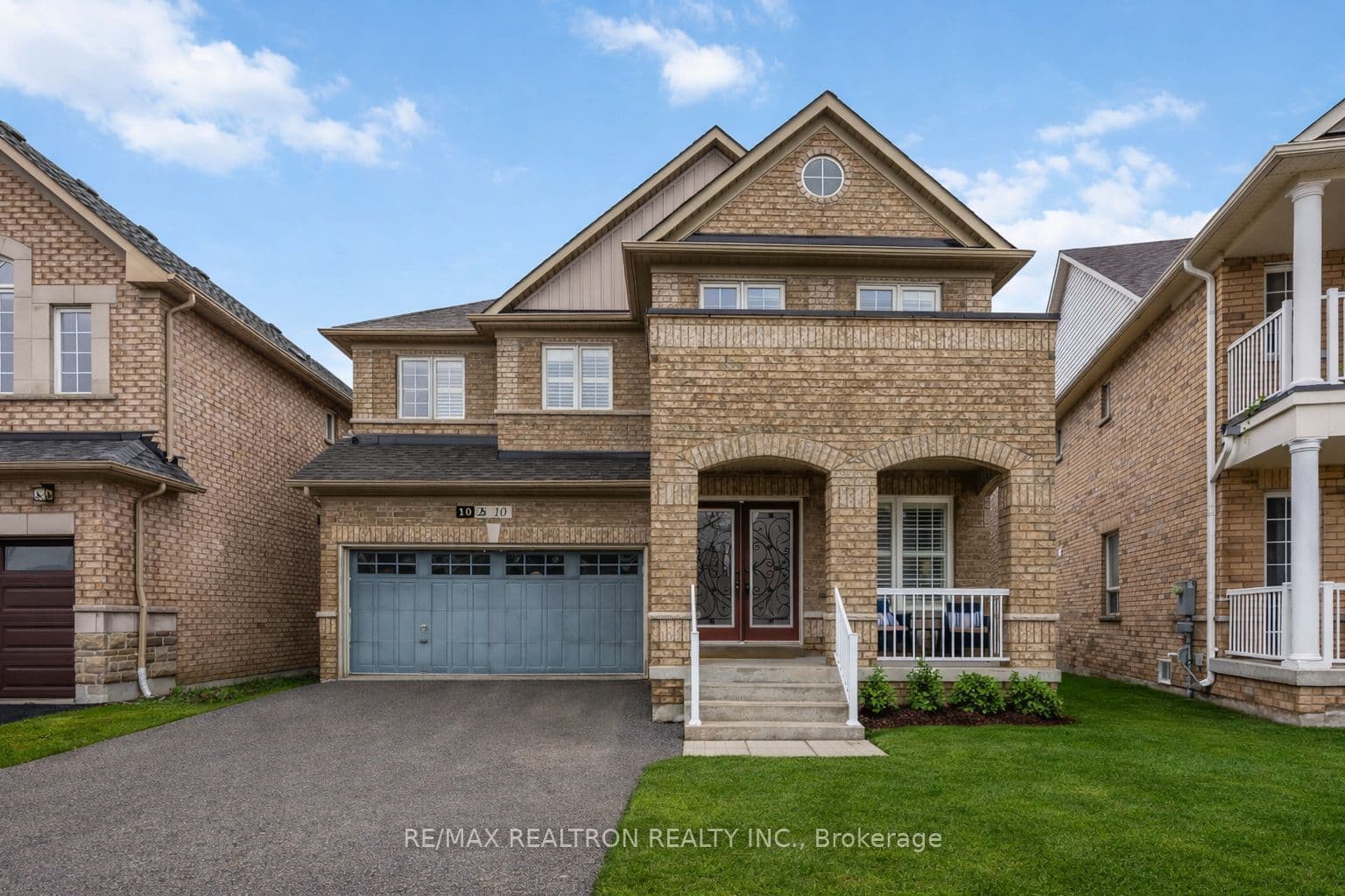 10 Dovetail Drive, Richmond Hill