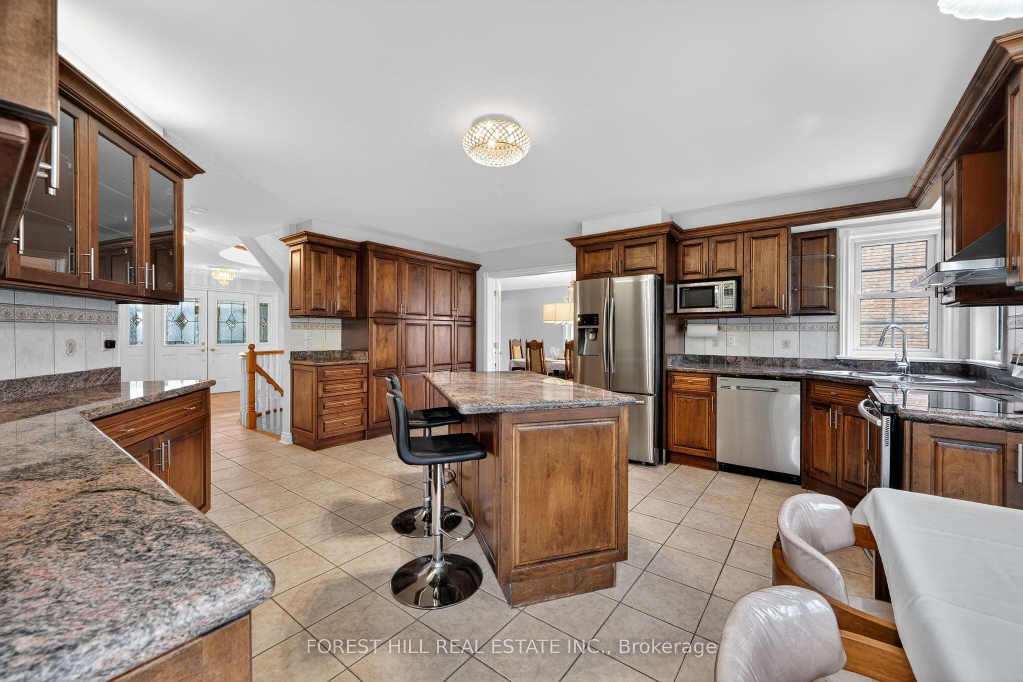 10601 Bathurst Street — photo 12