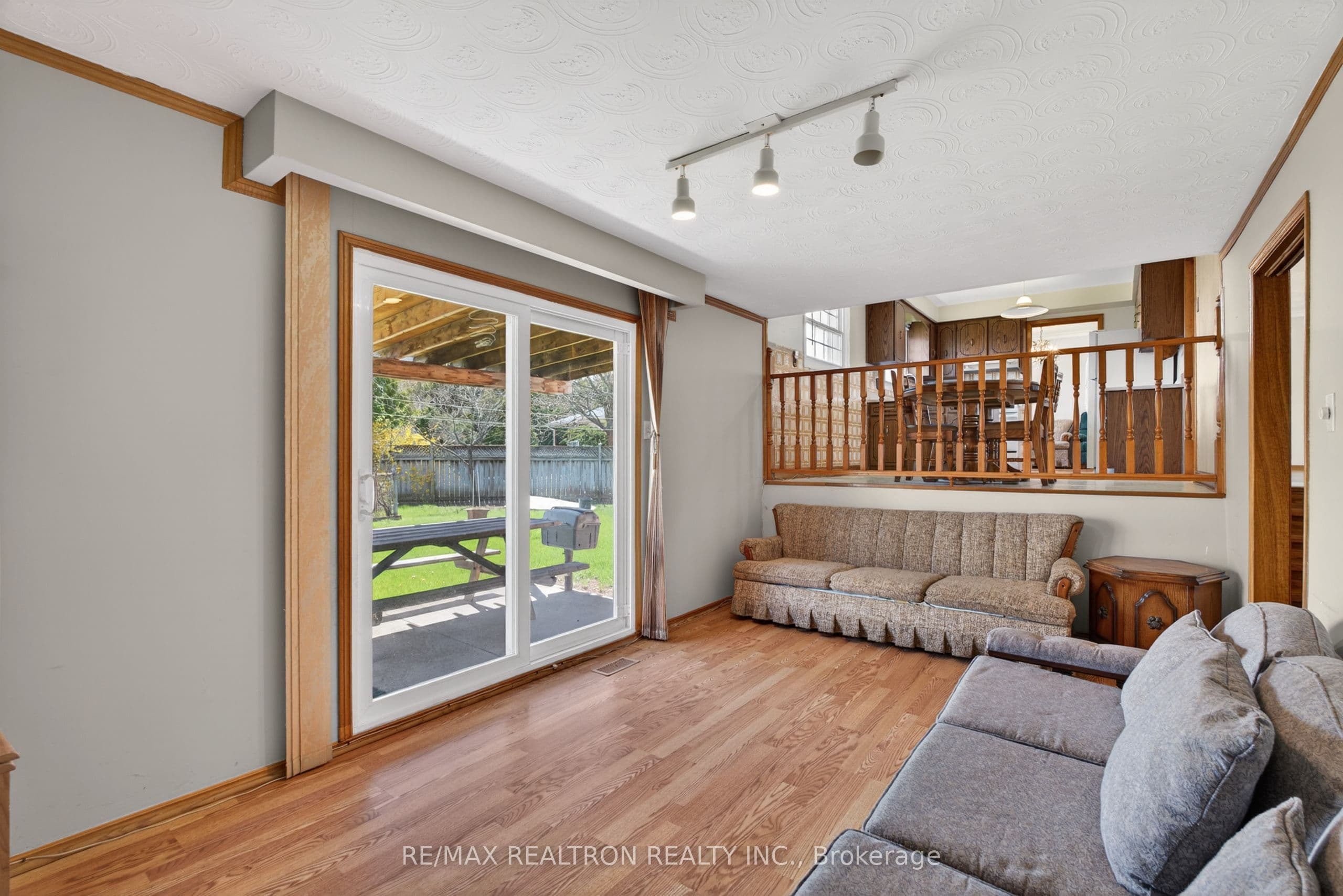 19 Claridge Drive — photo 44