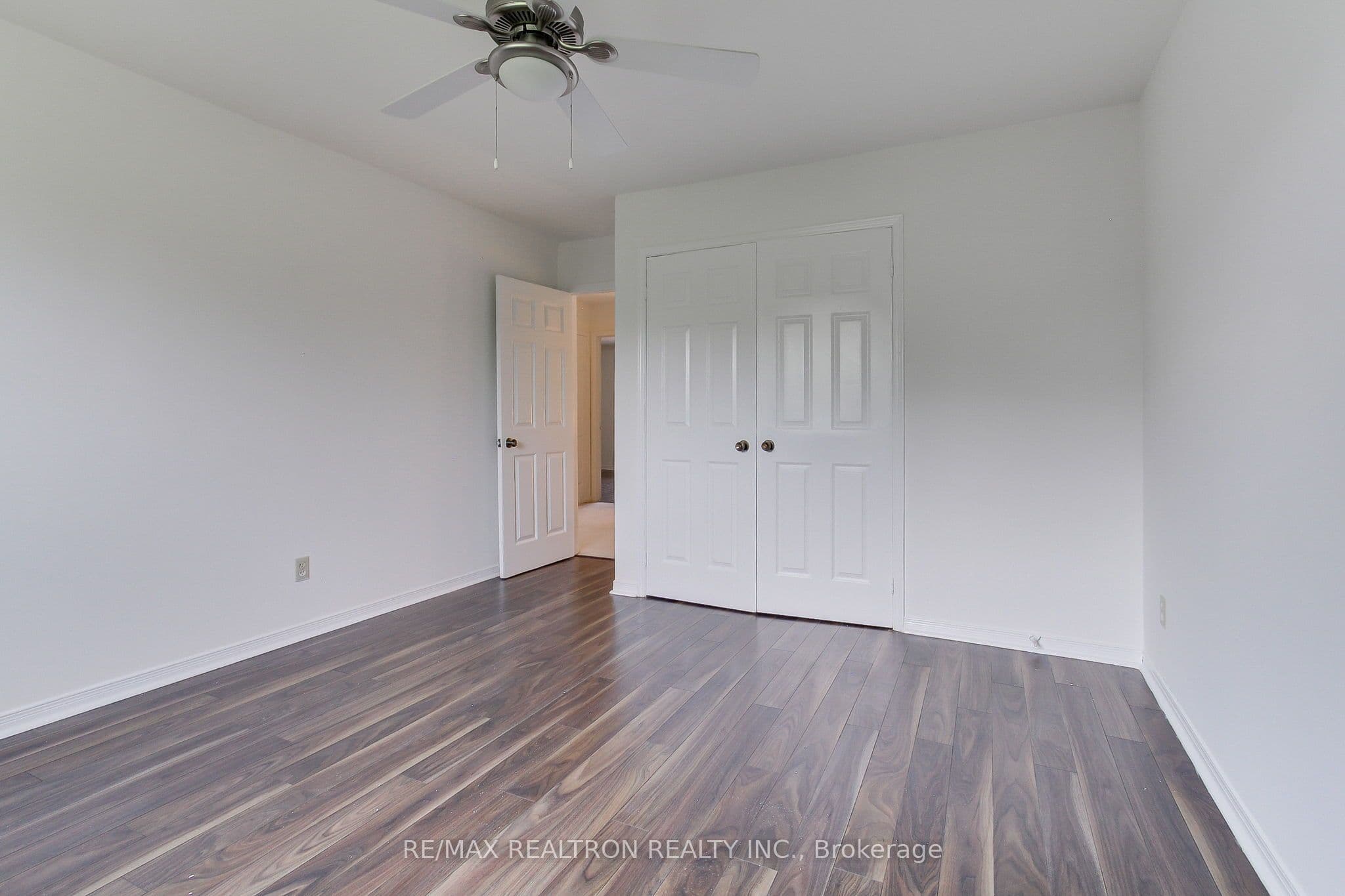 19 Crystal Drive N — photo 36