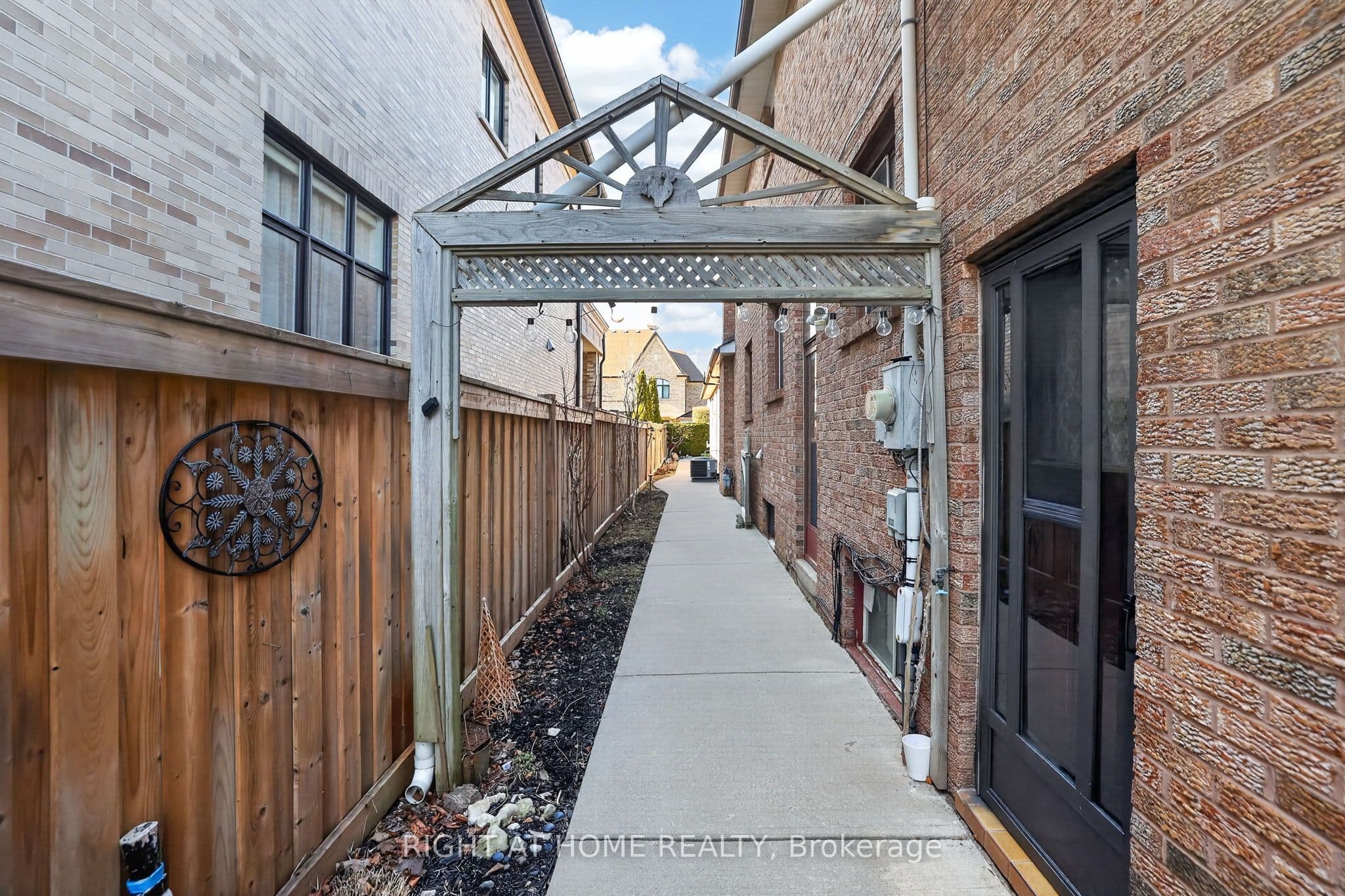 56 Birch Avenue — photo 33