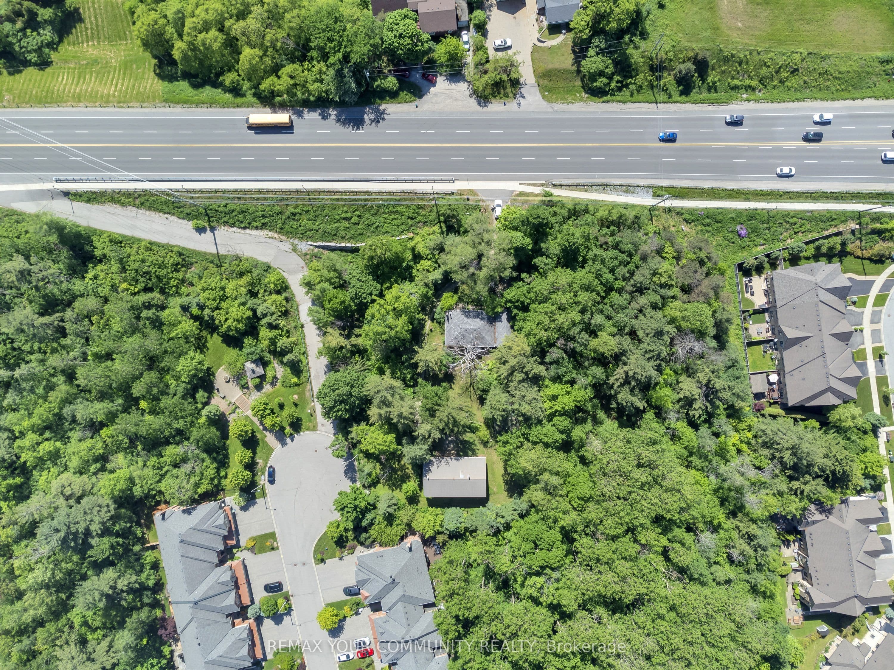 11419 Bathurst Street — photo 46