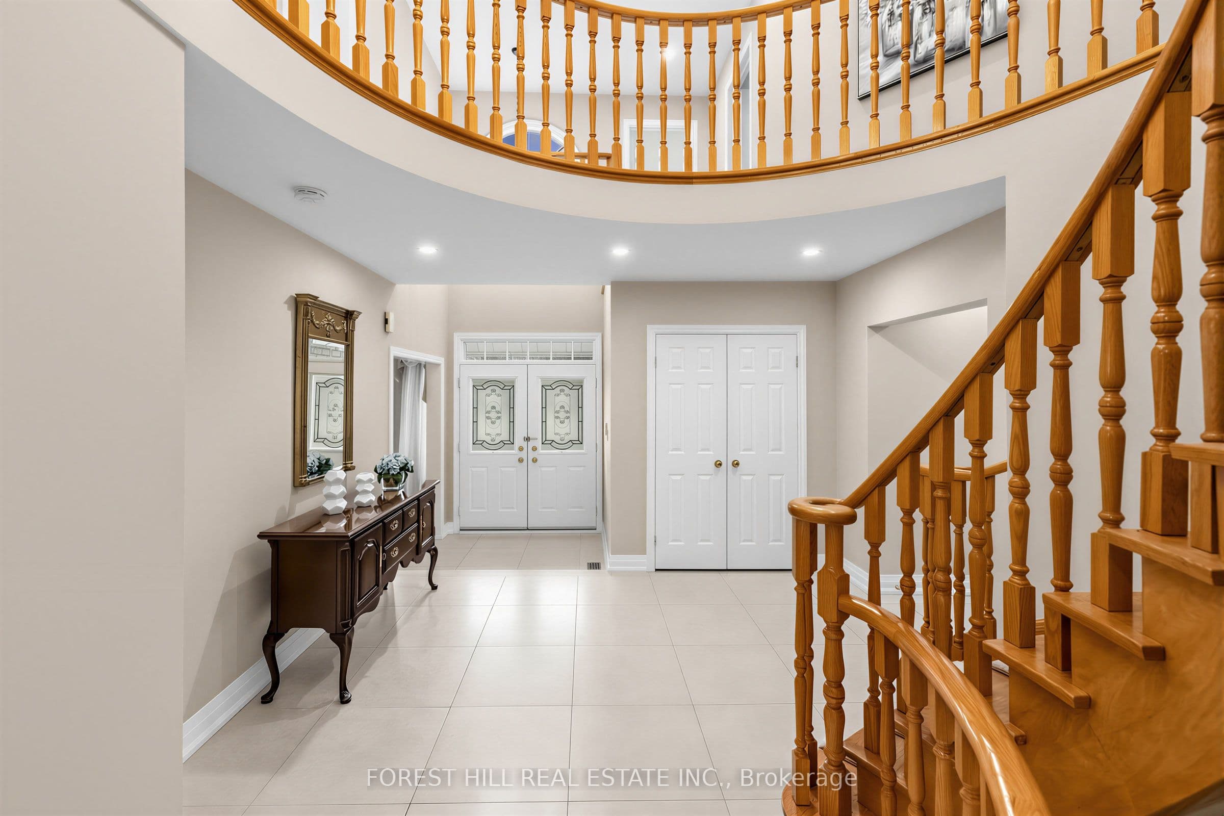 17 Lady Lynn Crescent — photo 6