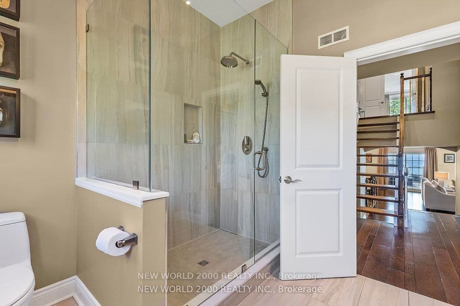 245 Lakeland Crescent — photo 9
