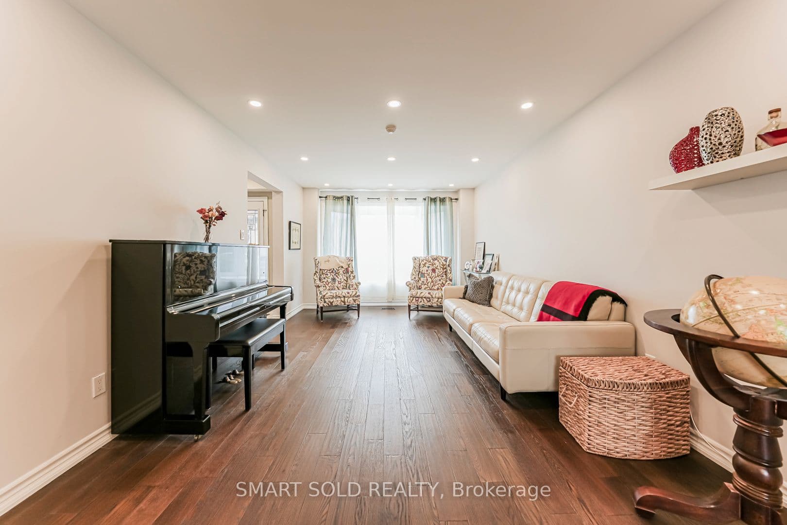 28 Westminster Drive — photo 3