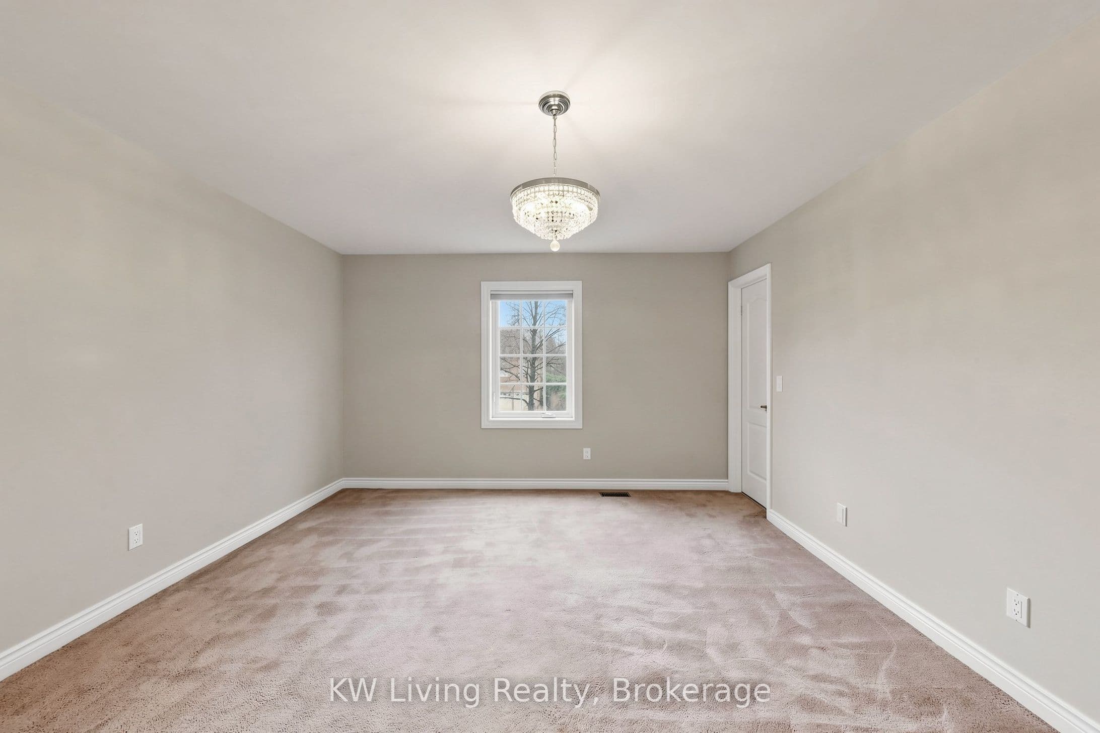 22 Ava Crescent — photo 32
