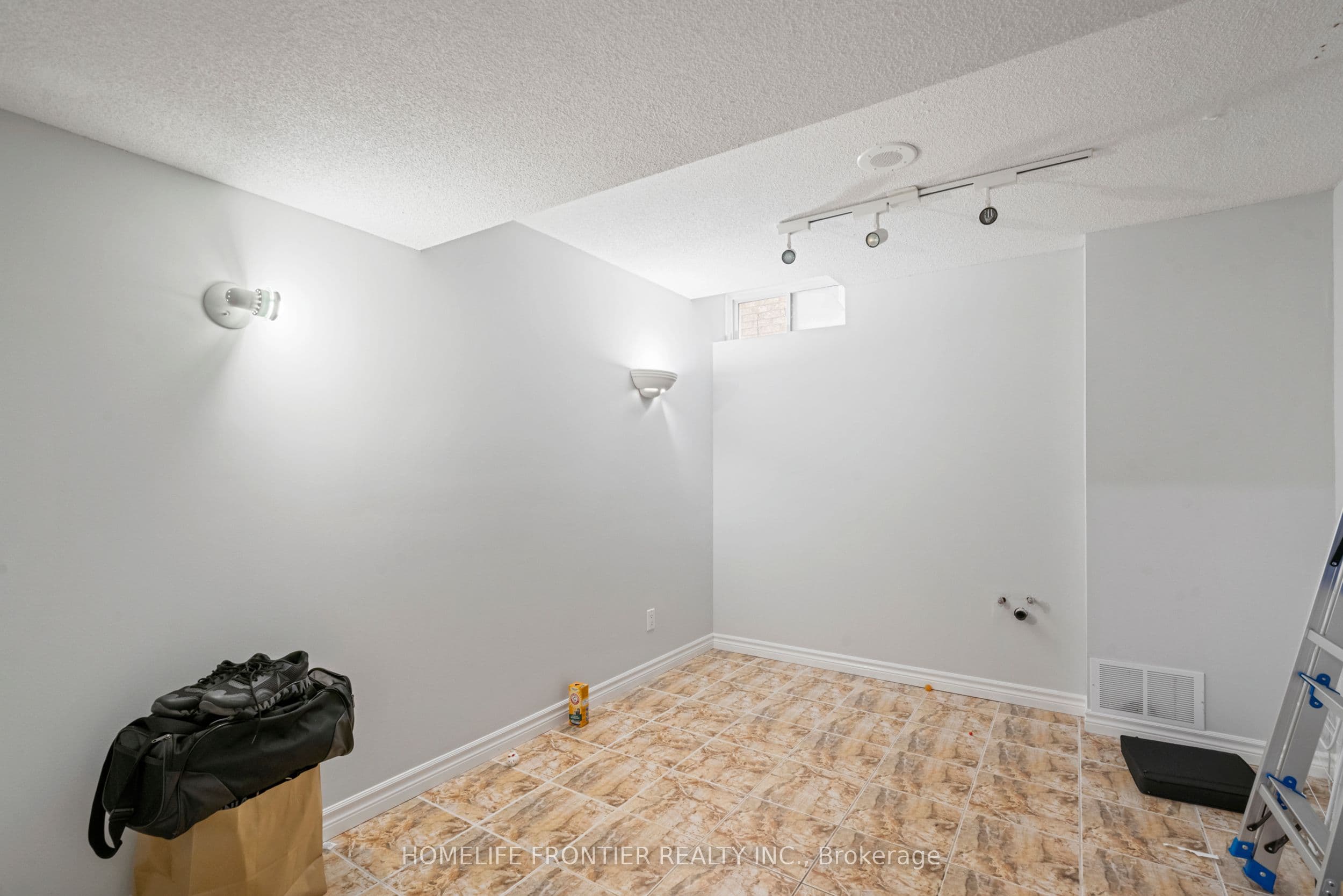 7 Edenbrook Crescent — photo 31