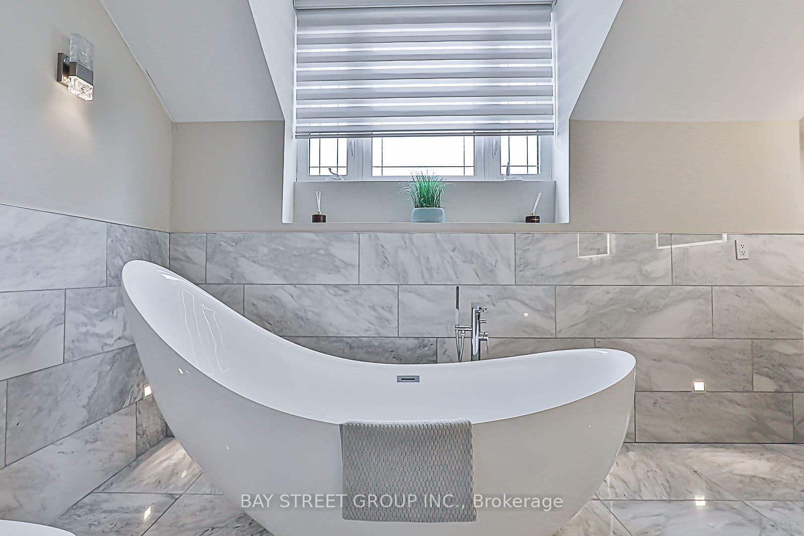 11 Gatcombe Circle — photo 32