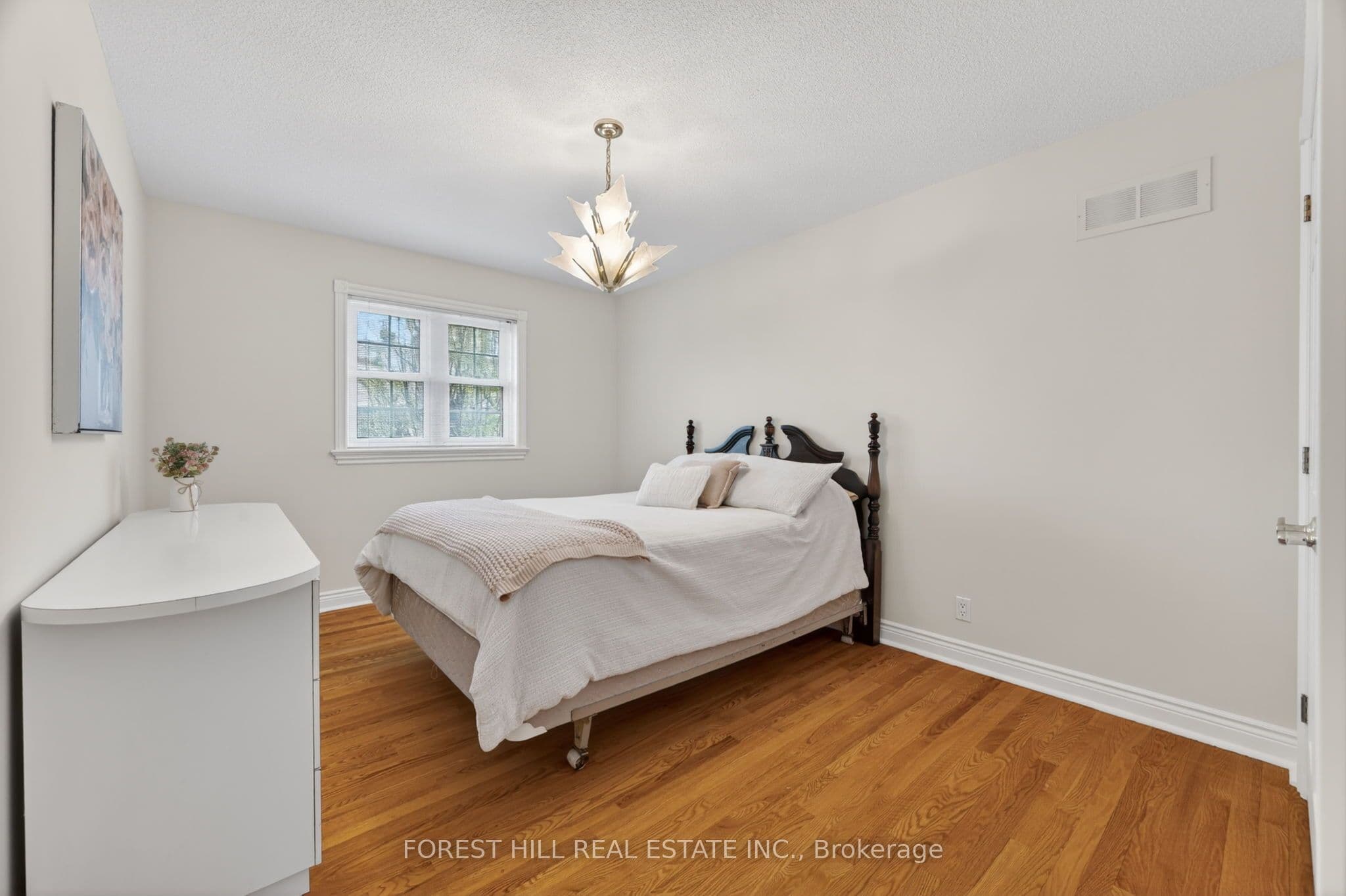 10601 Bathurst Street — photo 36