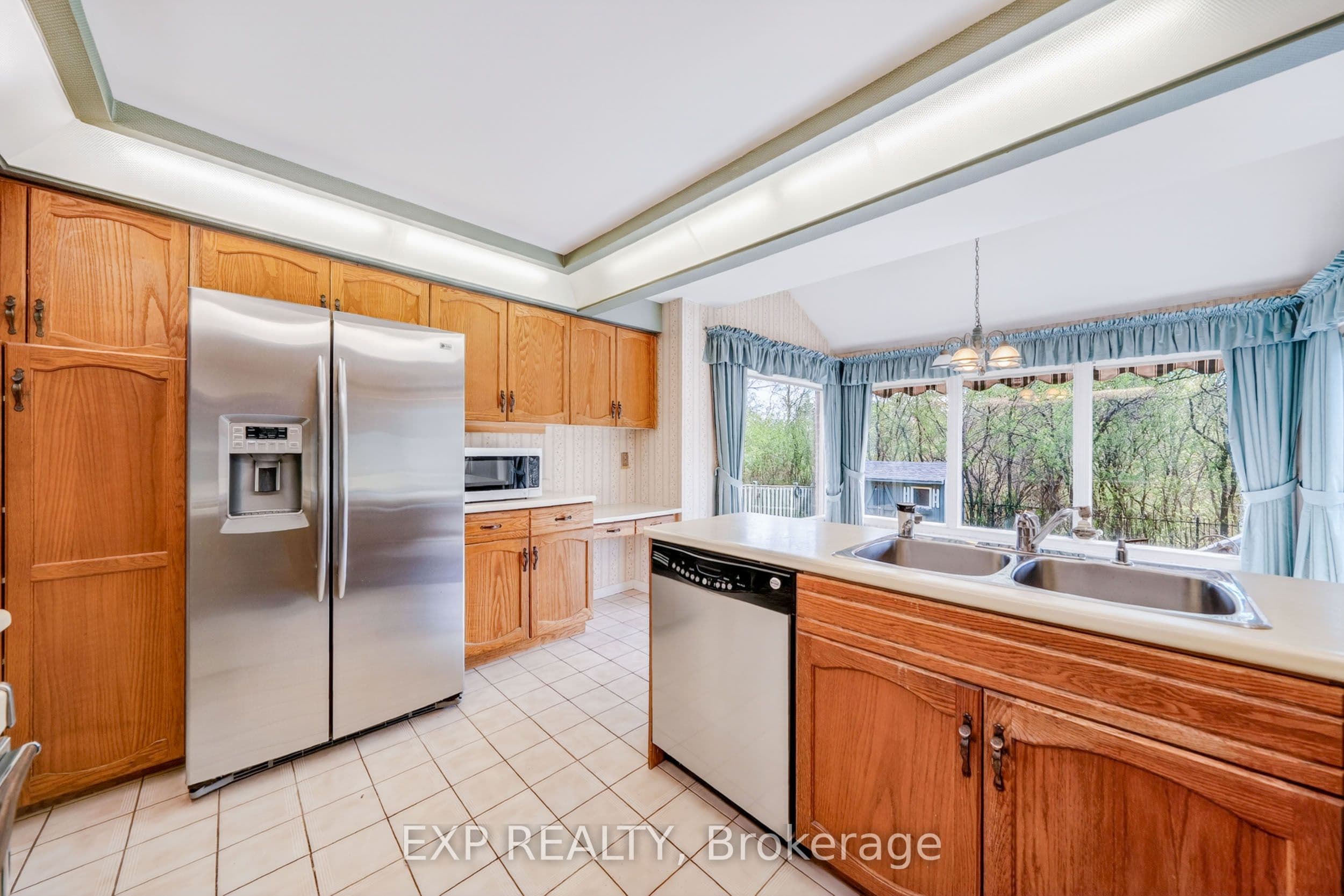 51 Sanderson Crescent — photo 34