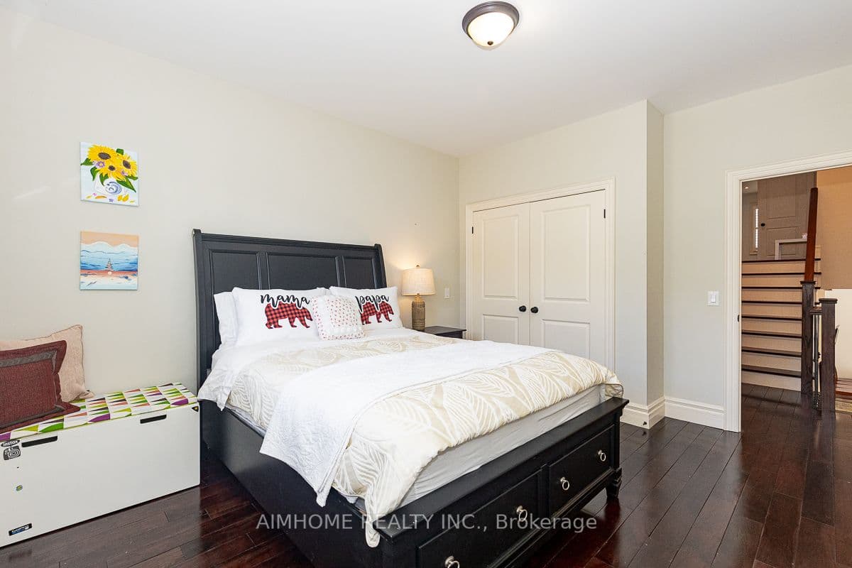 220 Weldrick Road W — photo 29