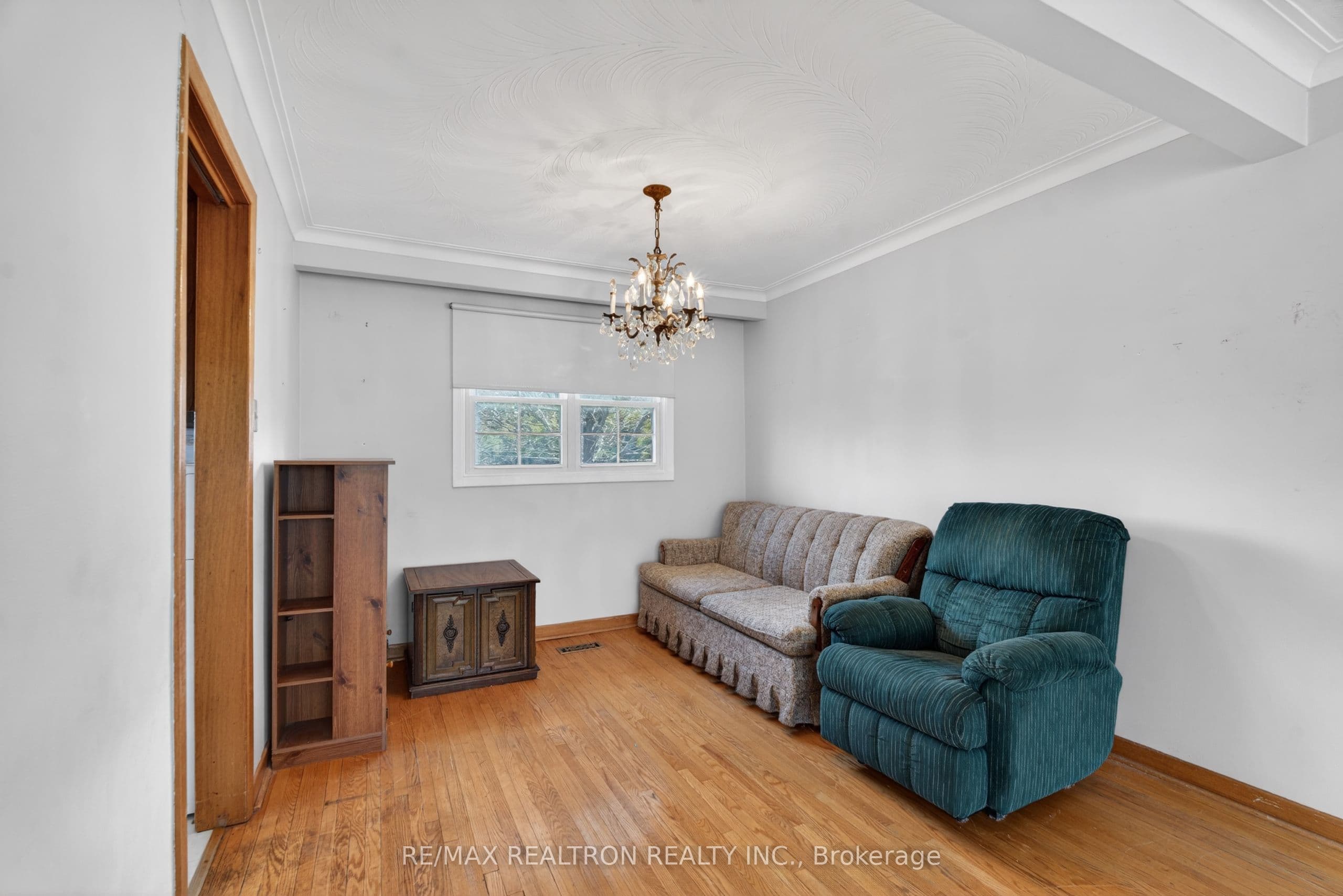 19 Claridge Drive — photo 34