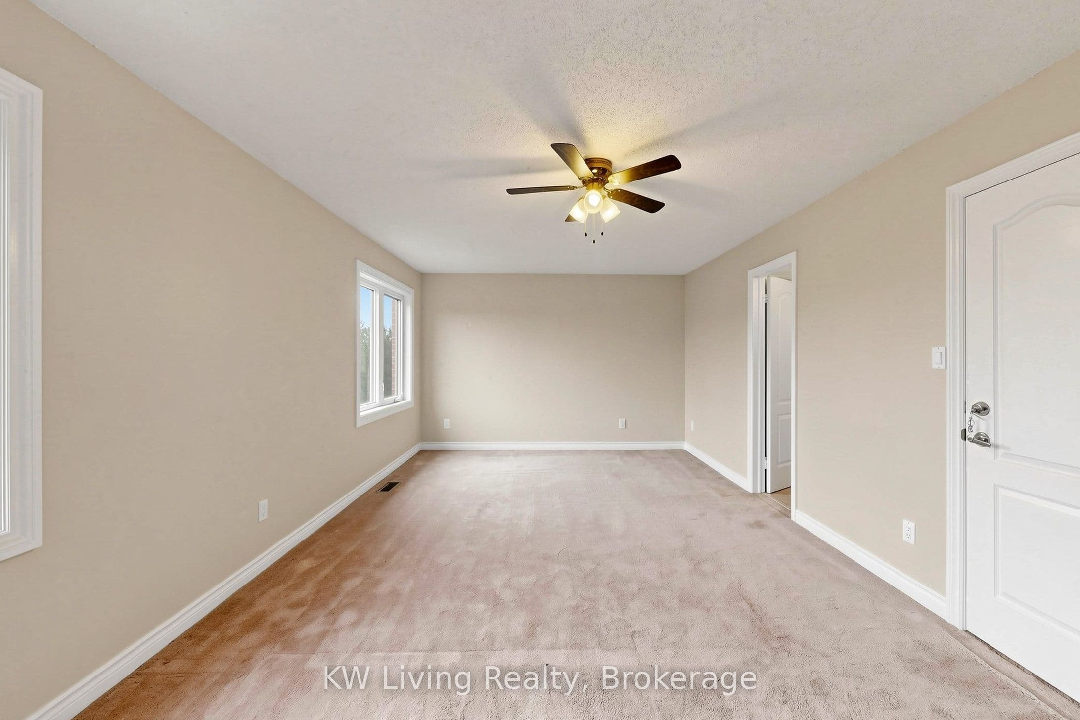 22 Ava Crescent — photo 30