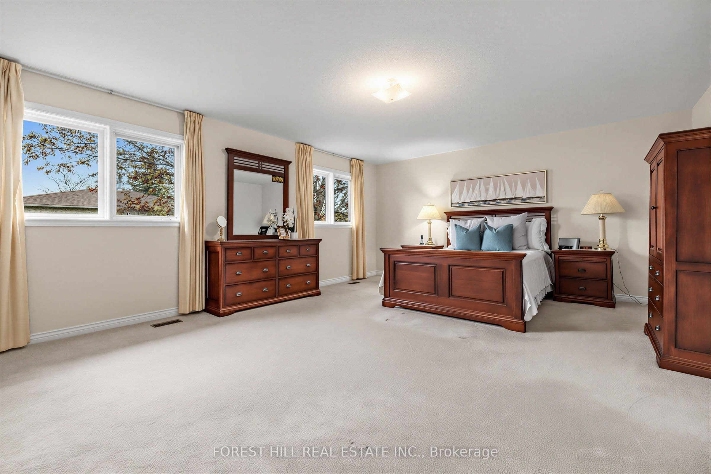 17 Lady Lynn Crescent — photo 32