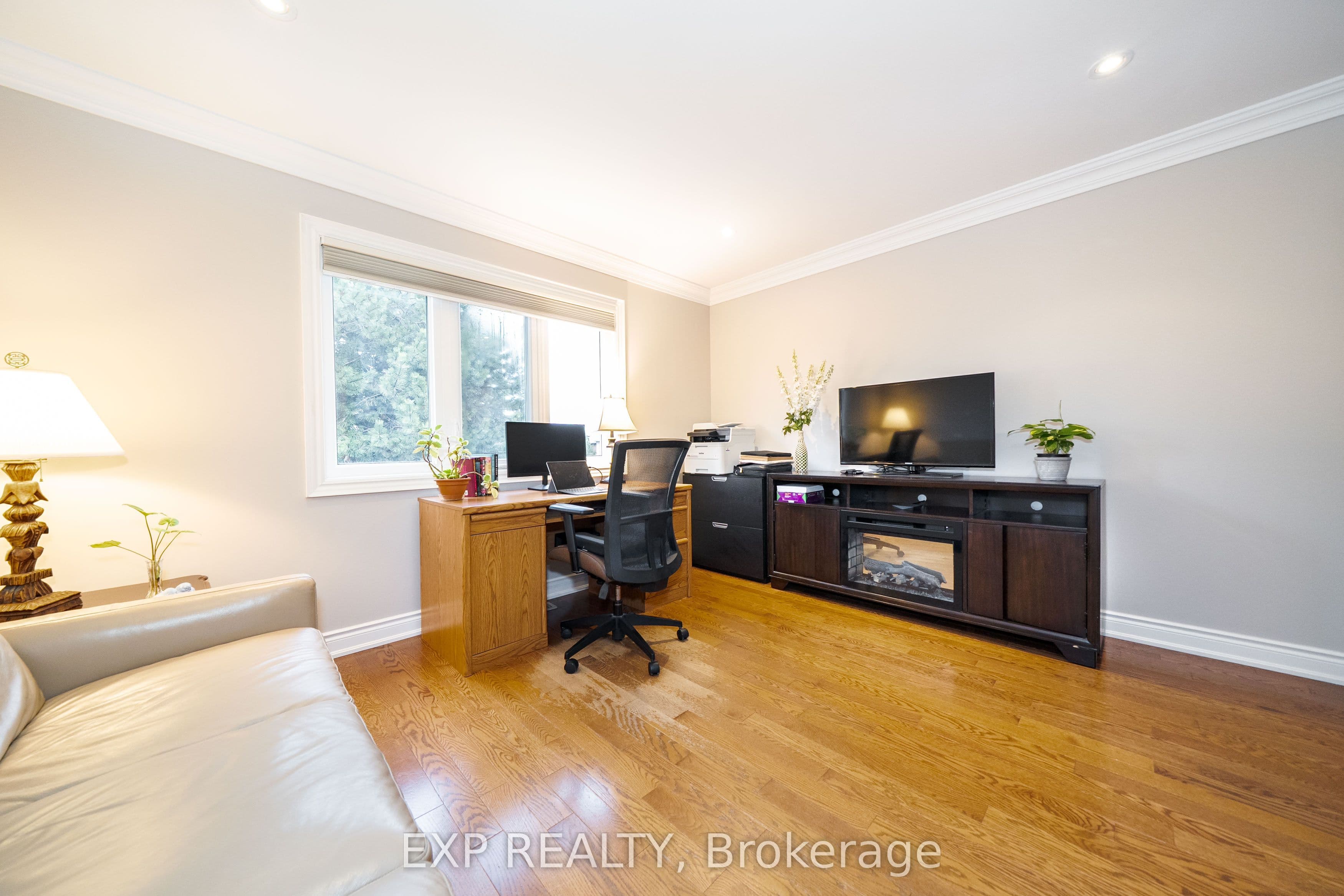 90 Brillinger Street — photo 28