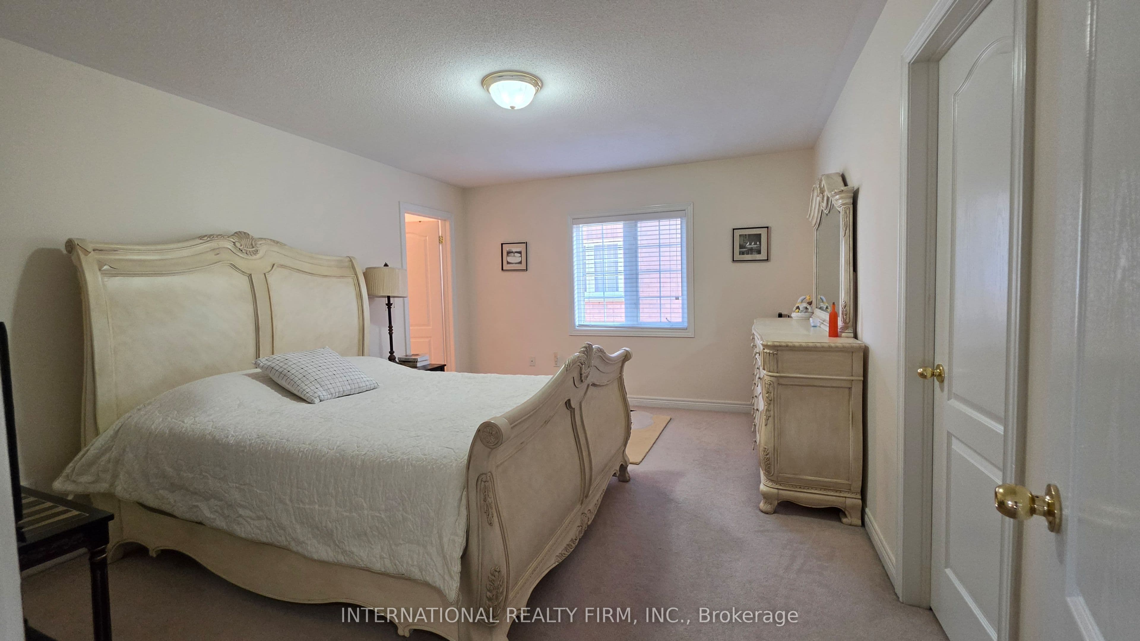 30 O'Hara Crescent — photo 34