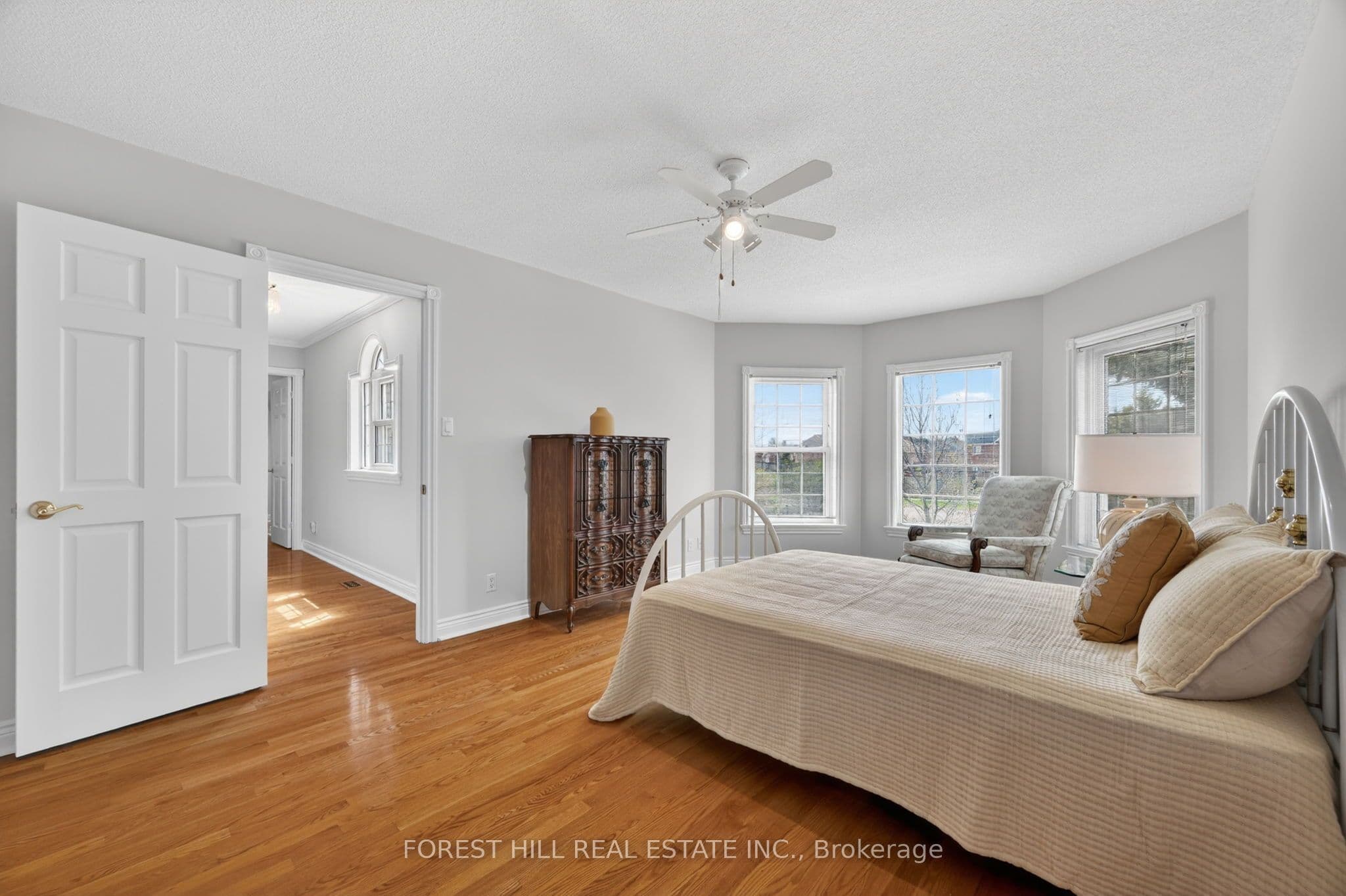 10601 Bathurst Street — photo 29