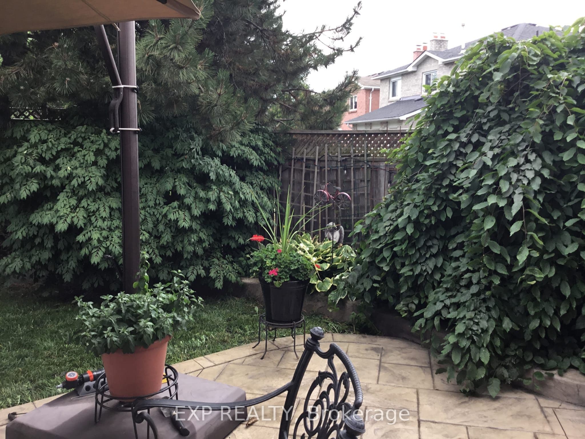 90 Brillinger Street — photo 47