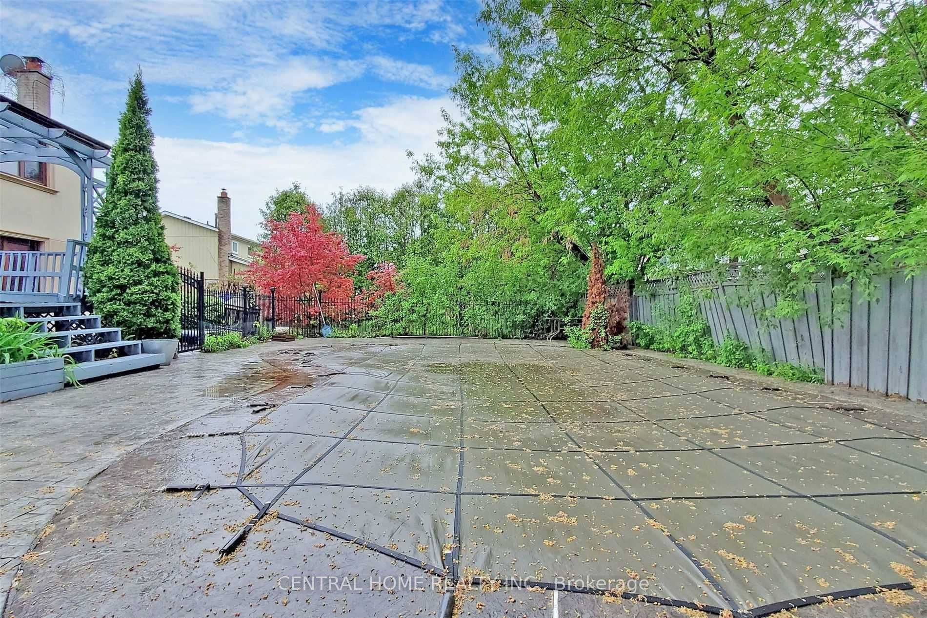 18 Mayvern Crescent — photo 38