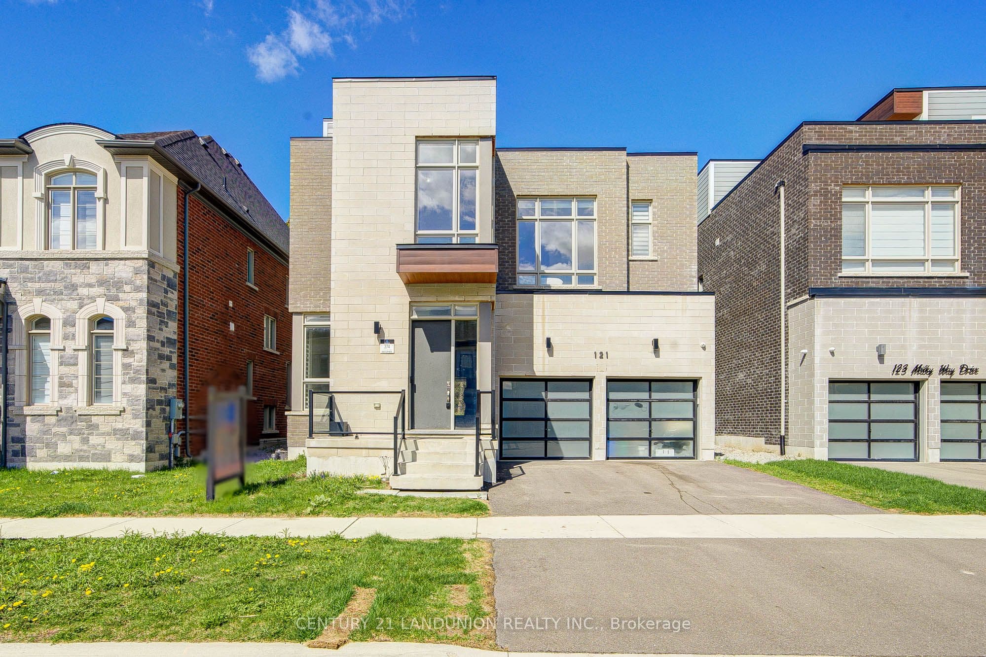 121 Milky Way Drive, Richmond Hill
