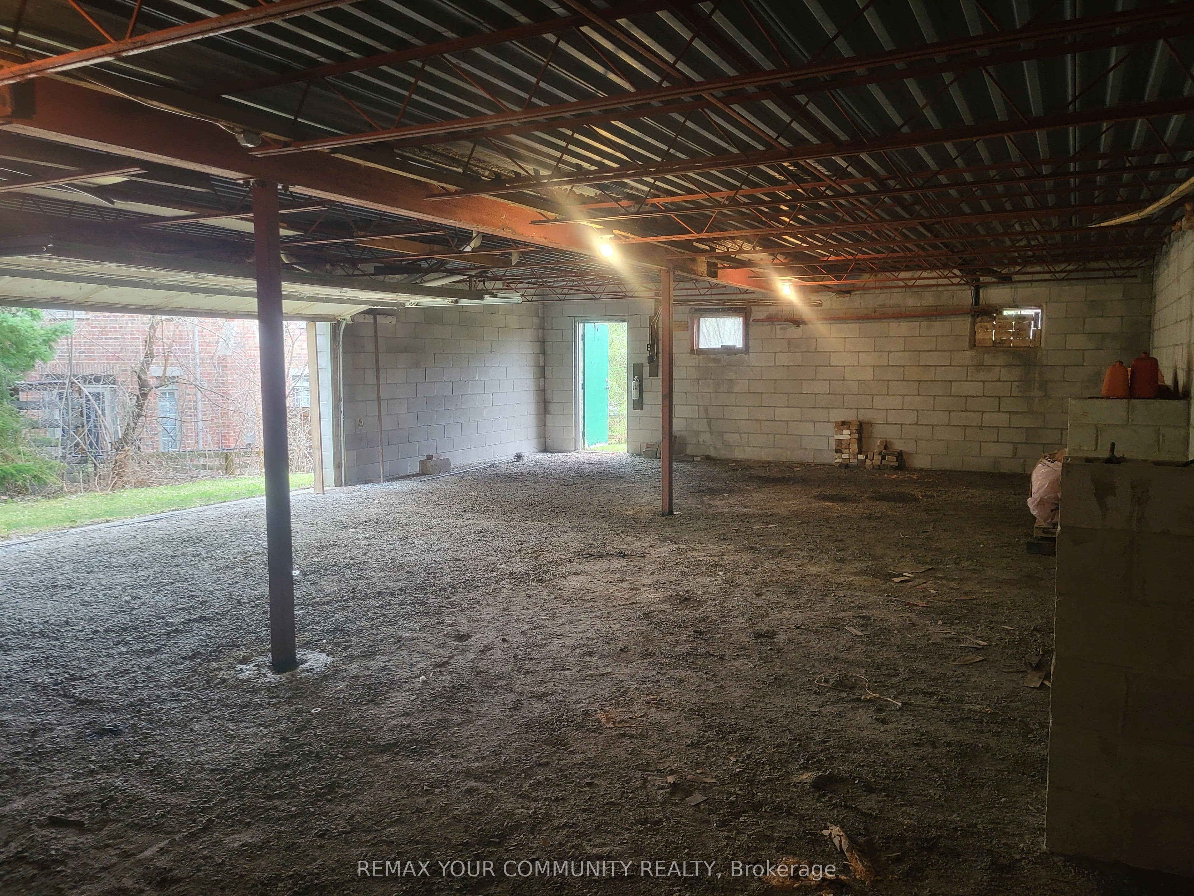 11419 Bathurst Street — photo 42