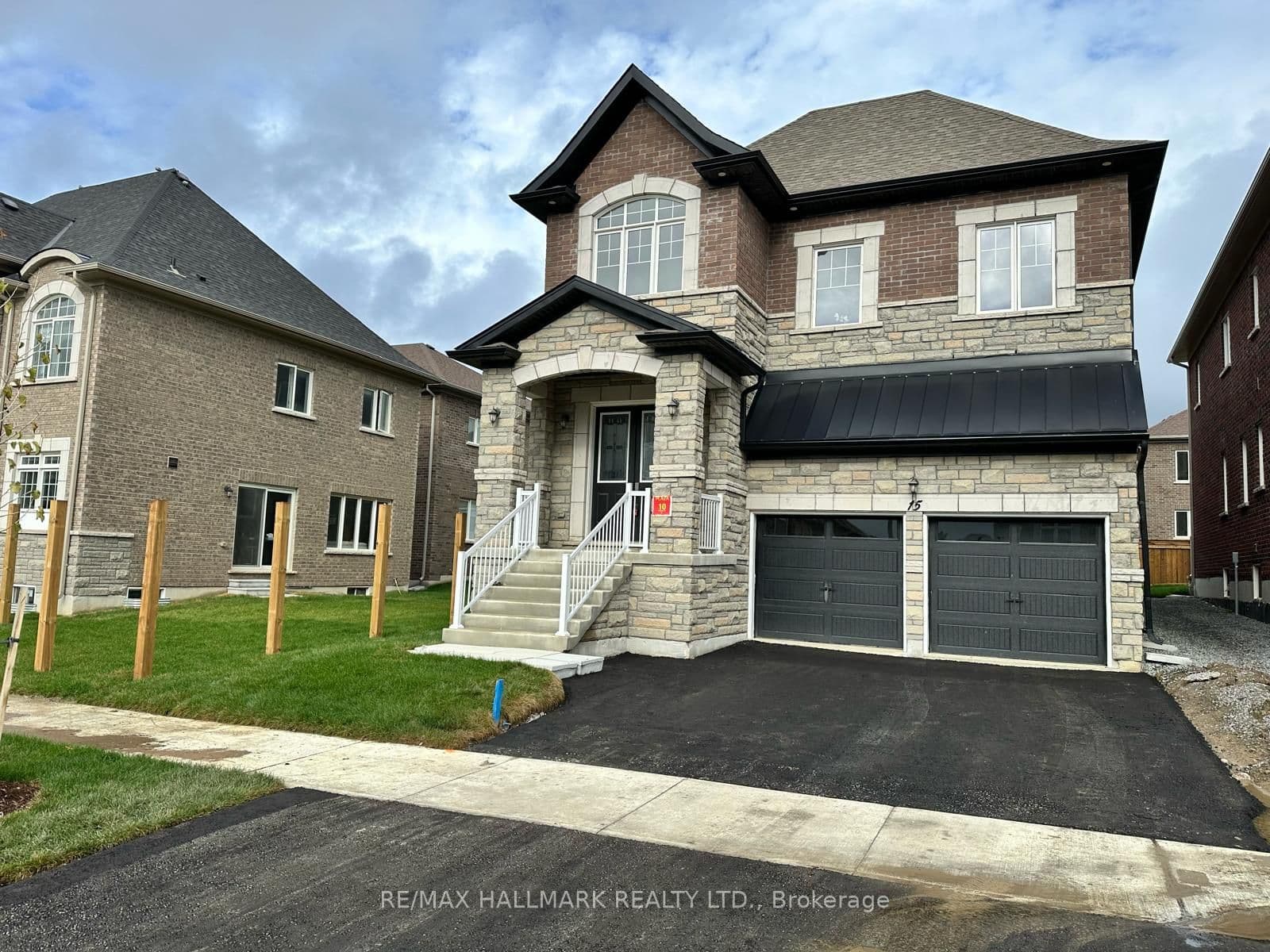 15 Aida Place N, Richmond Hill