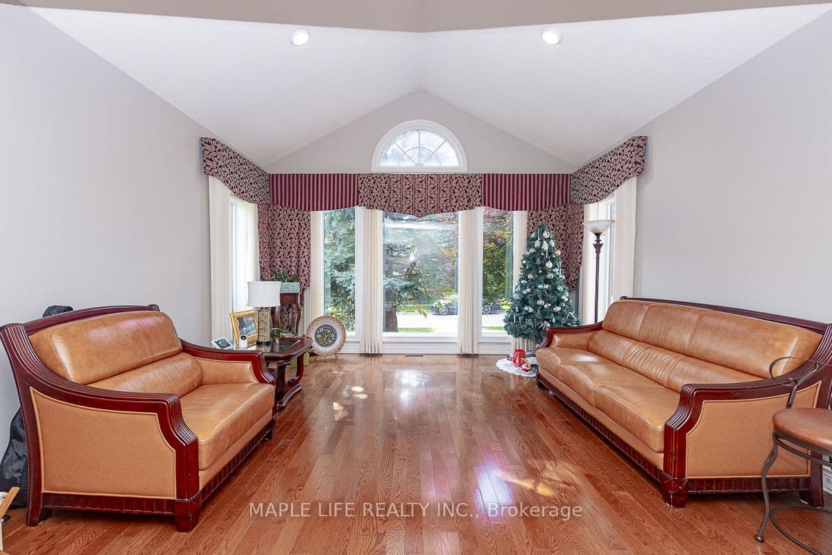 1 Elderwood Drive — photo 2