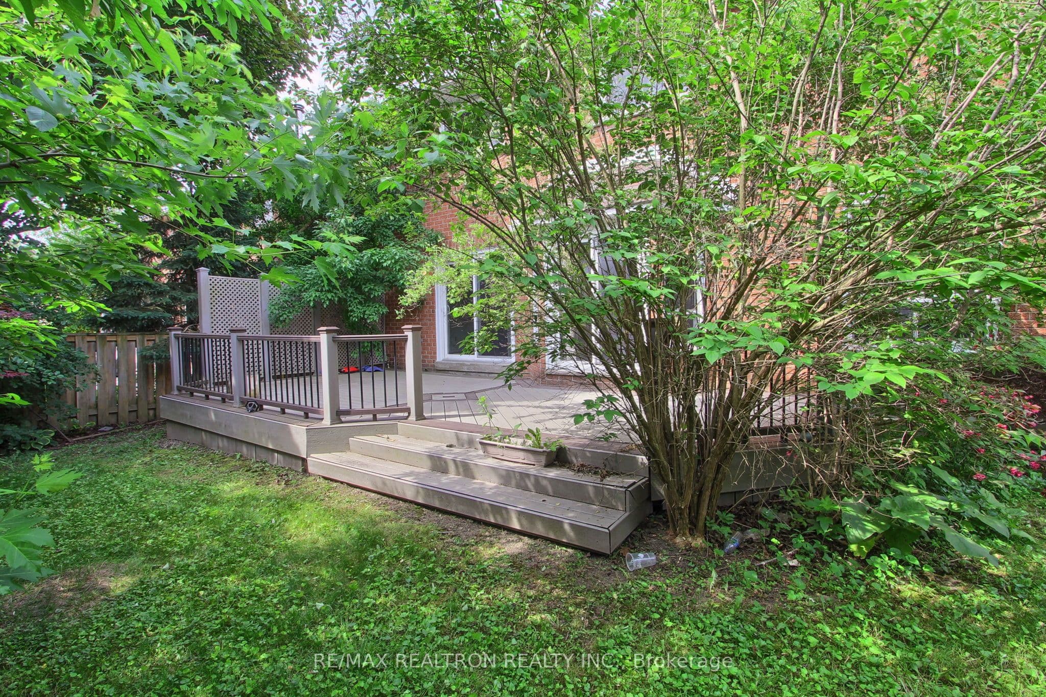 19 Crystal Drive N — photo 48