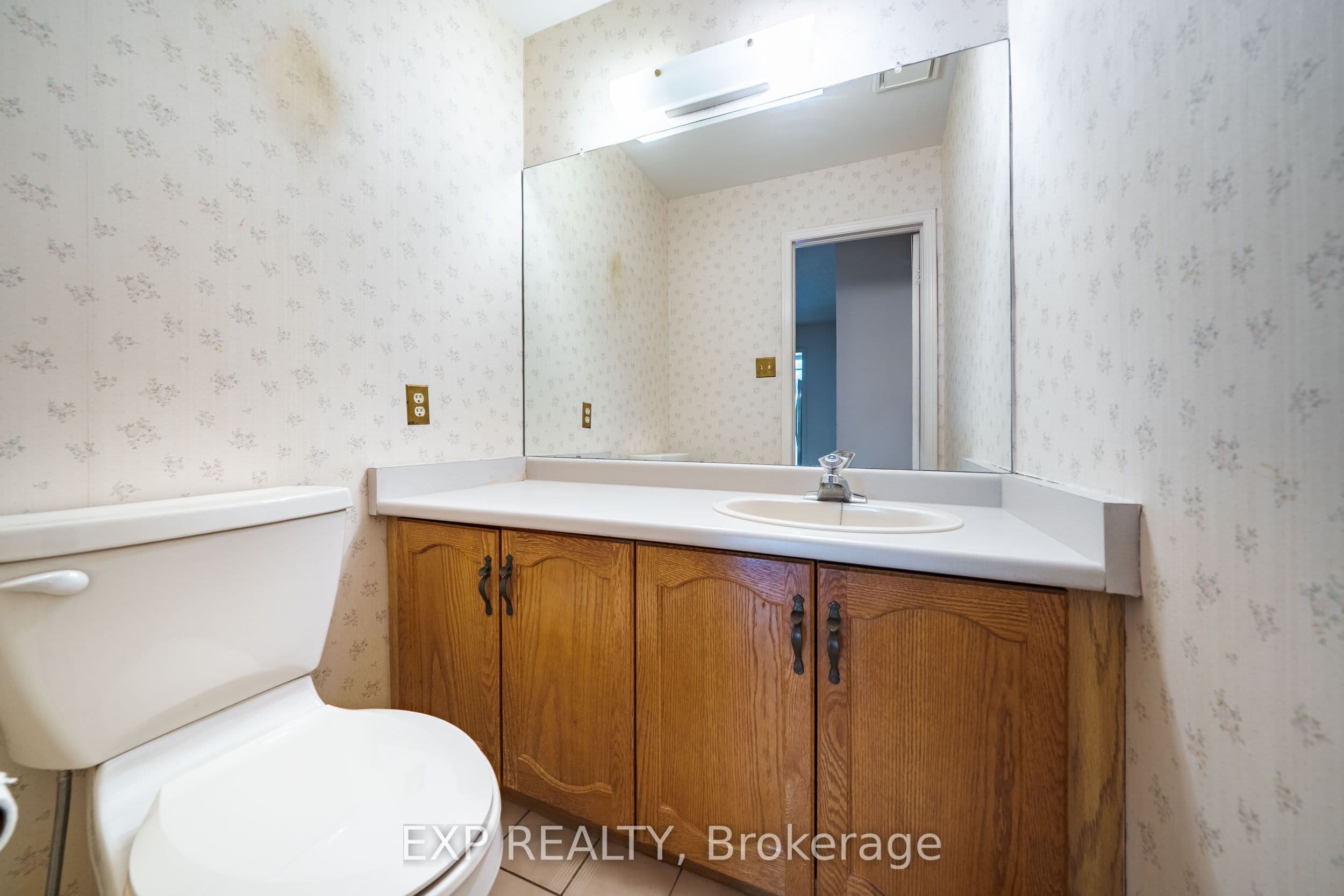 51 Sanderson Crescent — photo 38