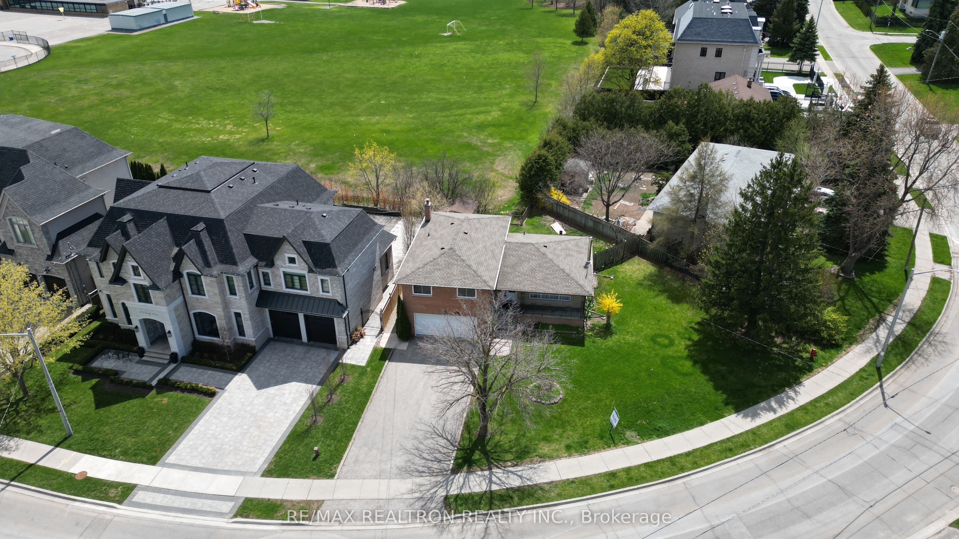 19 Claridge Drive — photo 7