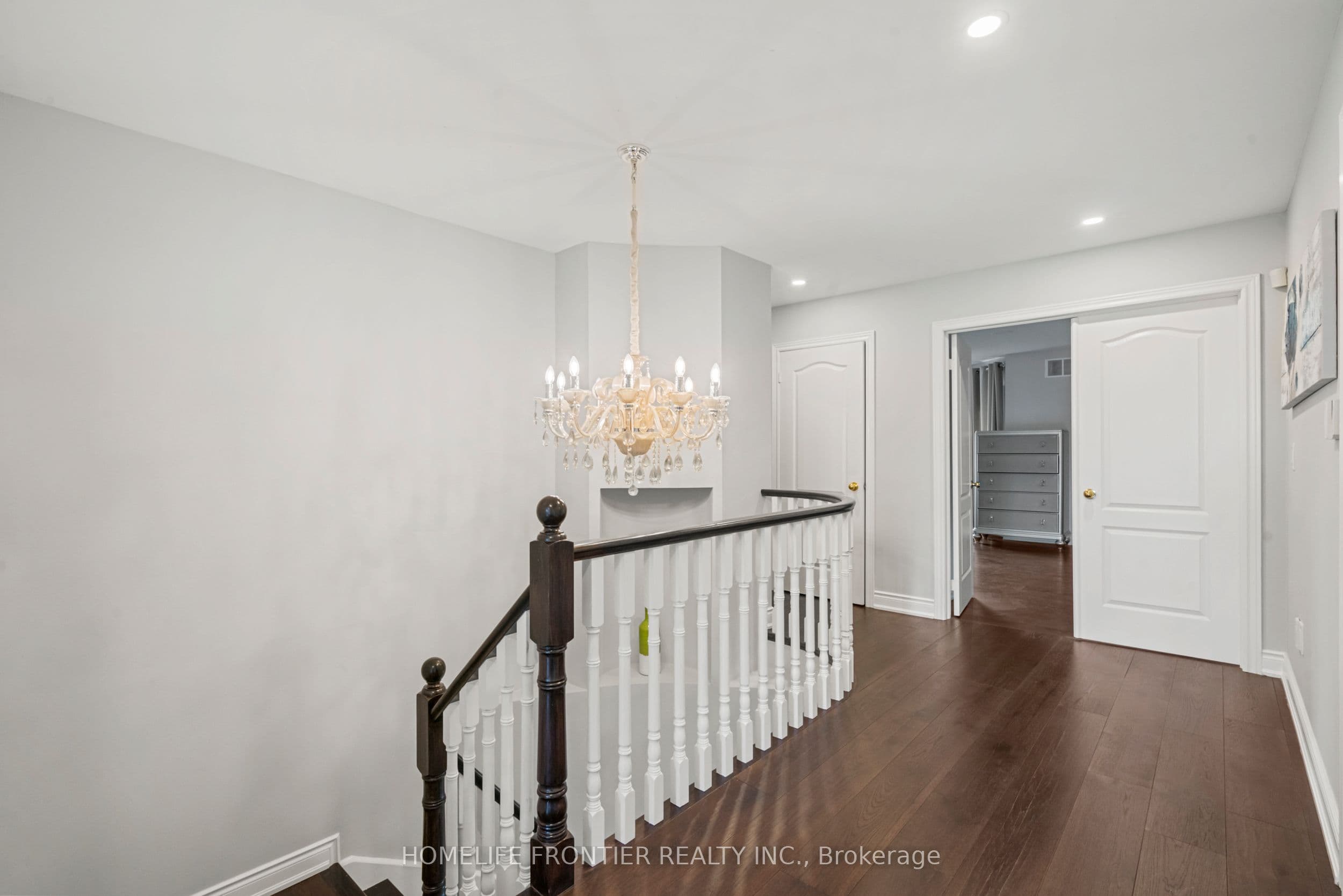 7 Edenbrook Crescent — photo 15