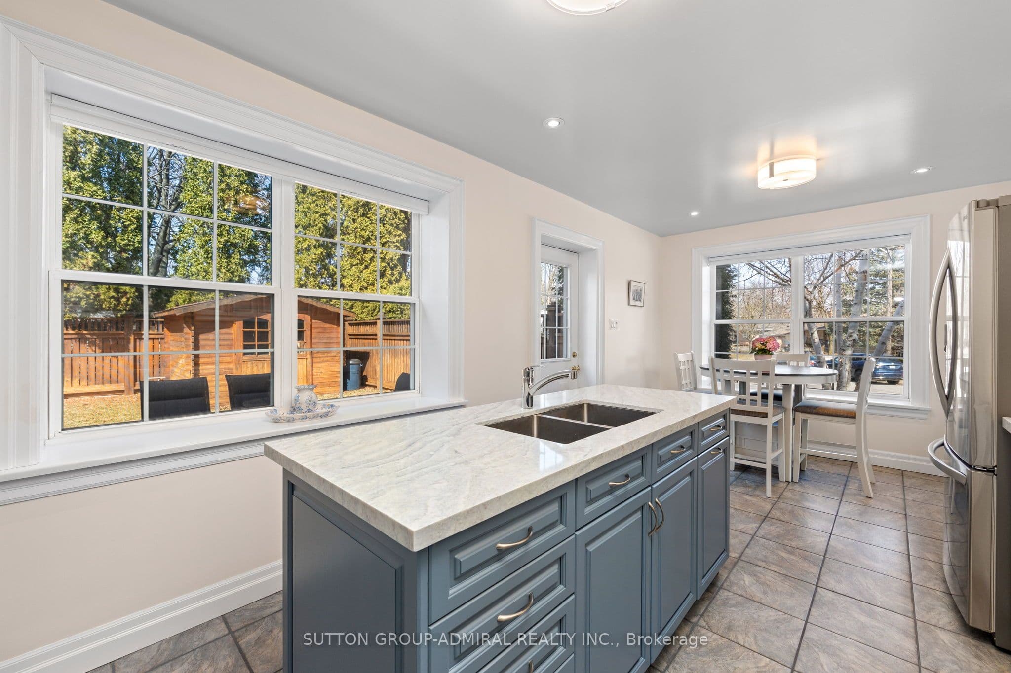 54 Starlight Crescent — photo 16