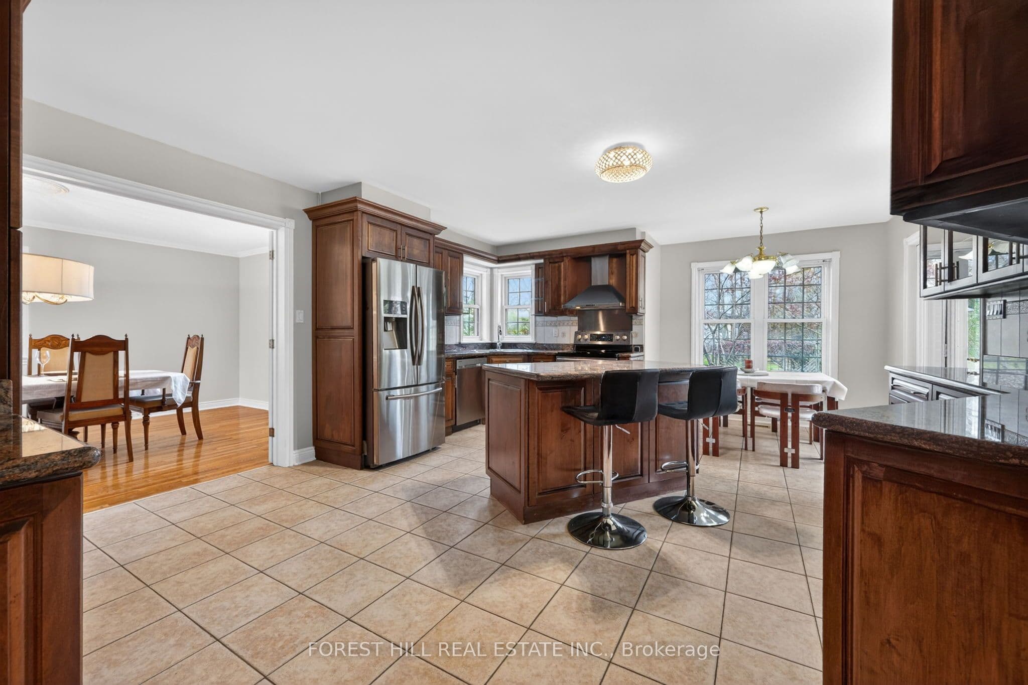10601 Bathurst Street — photo 11