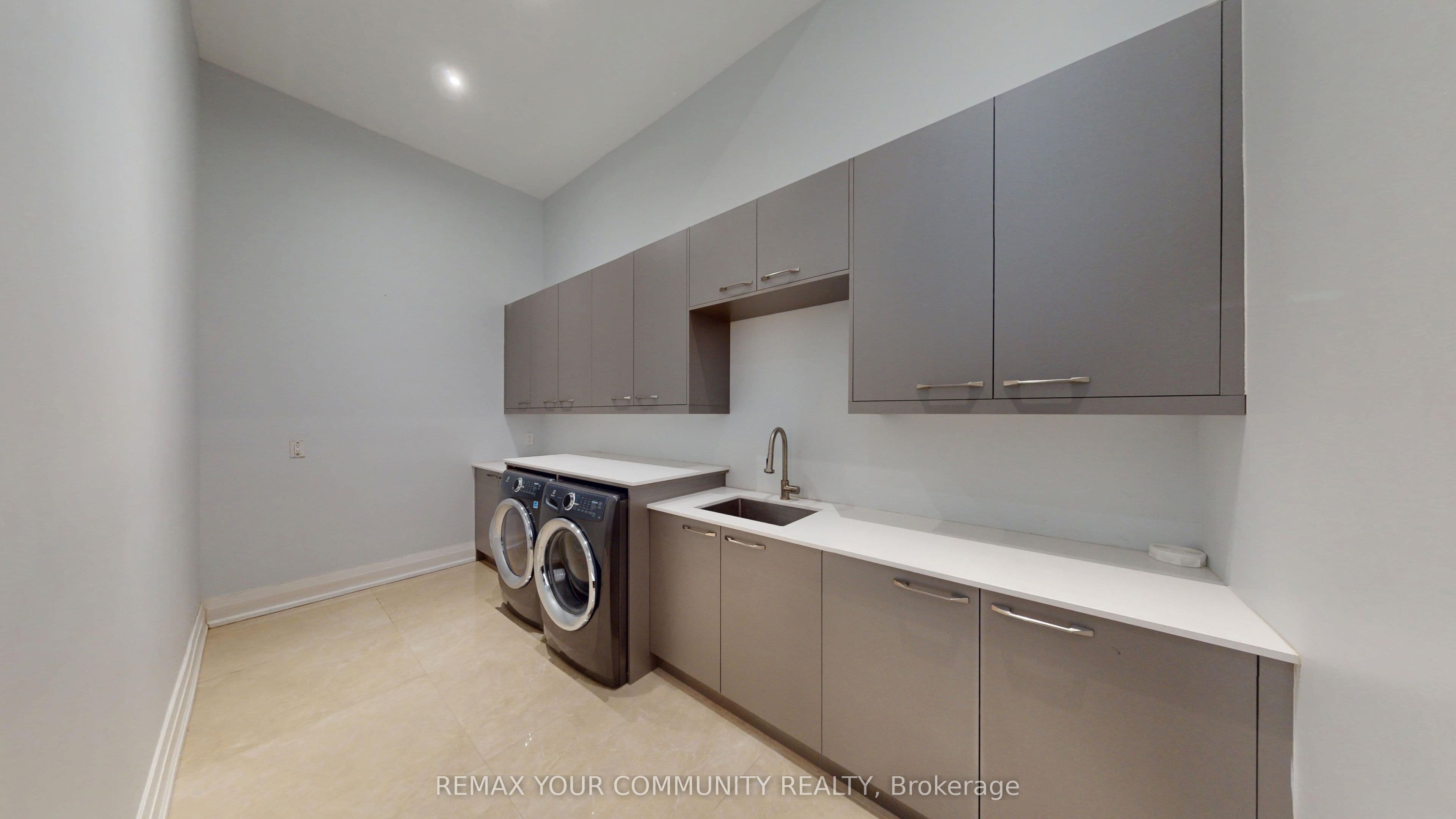 19 Blyth Street — photo 43