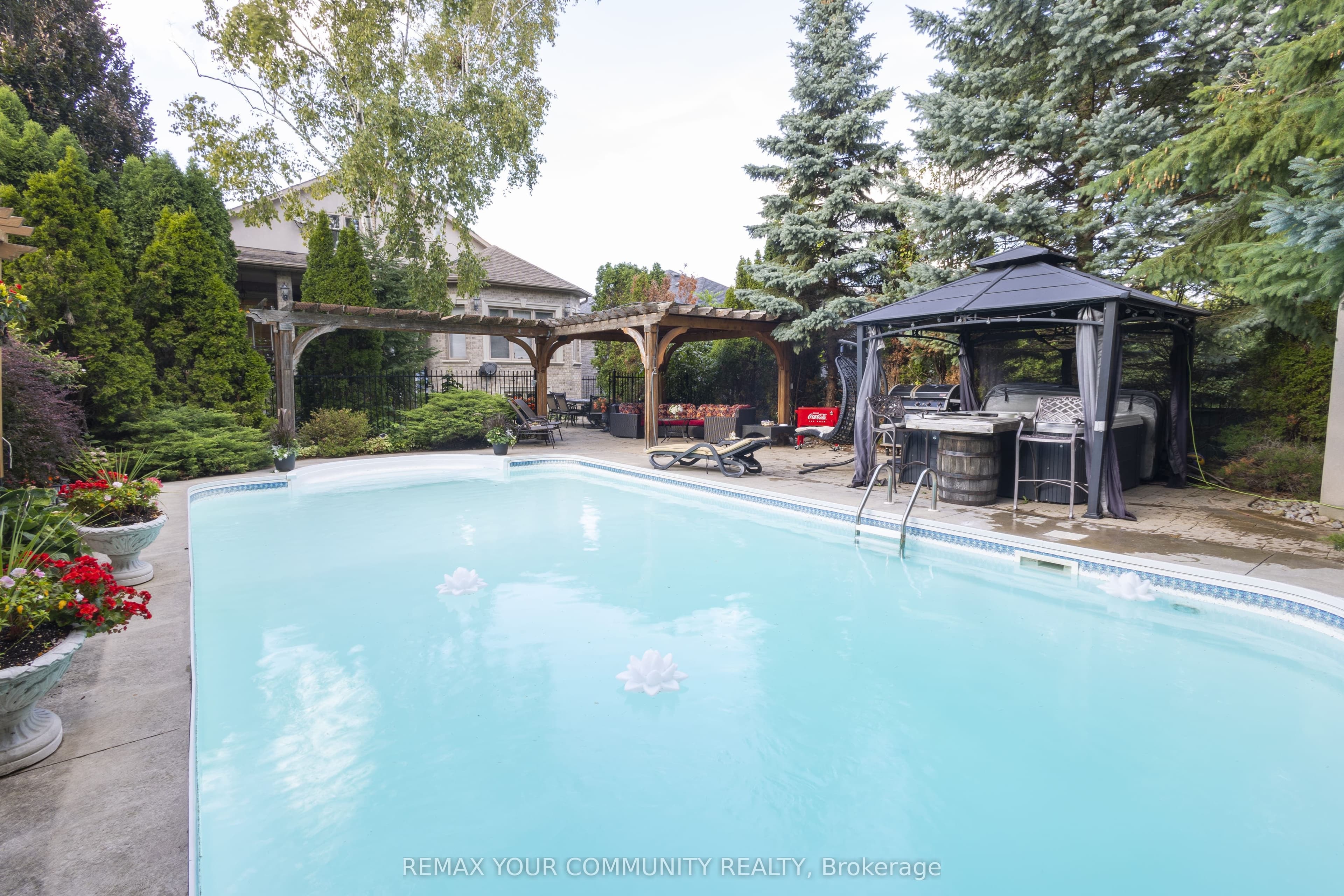 95 Naughton Drive — photo 50