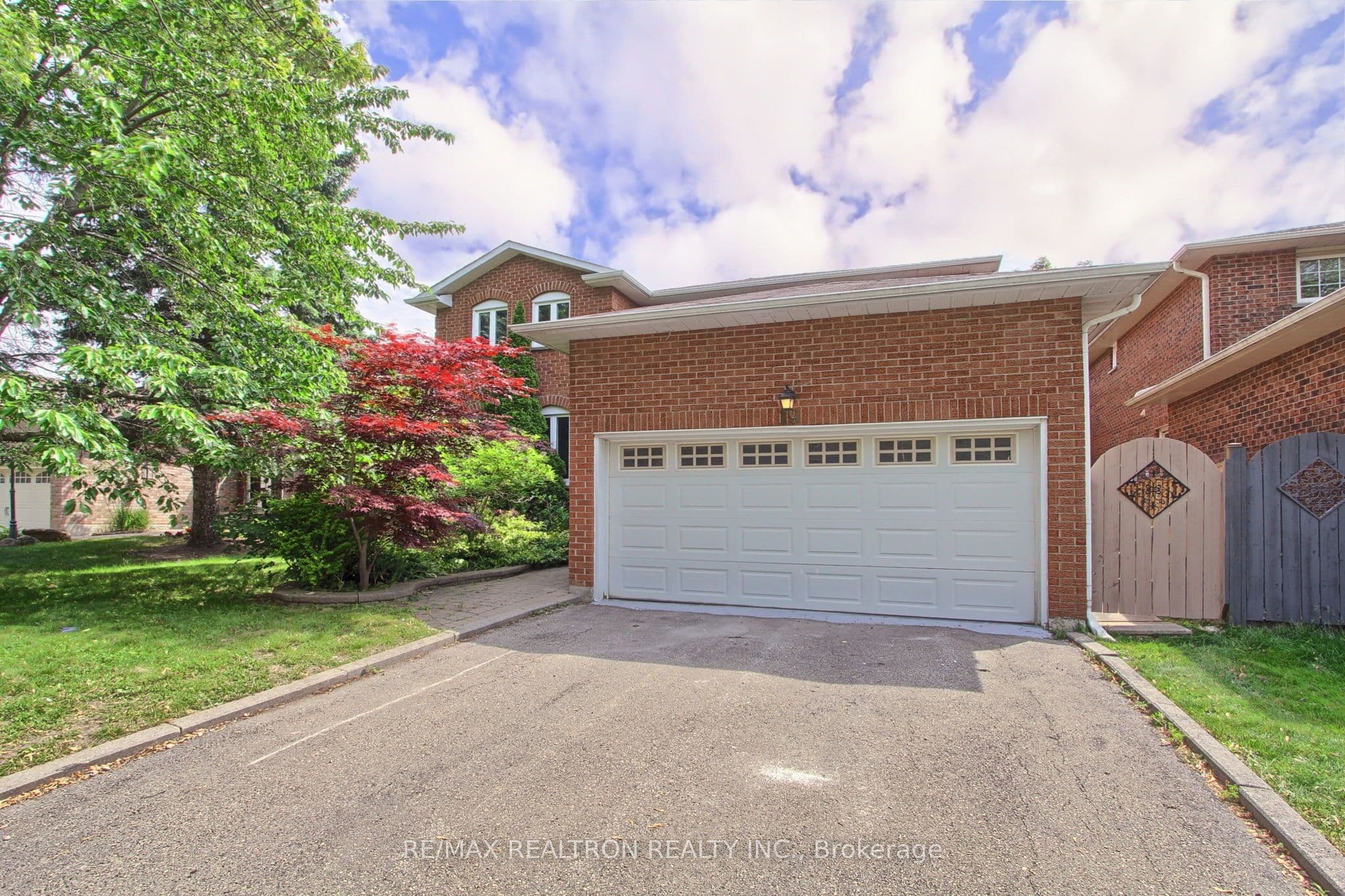 19 Crystal Drive N — photo 5