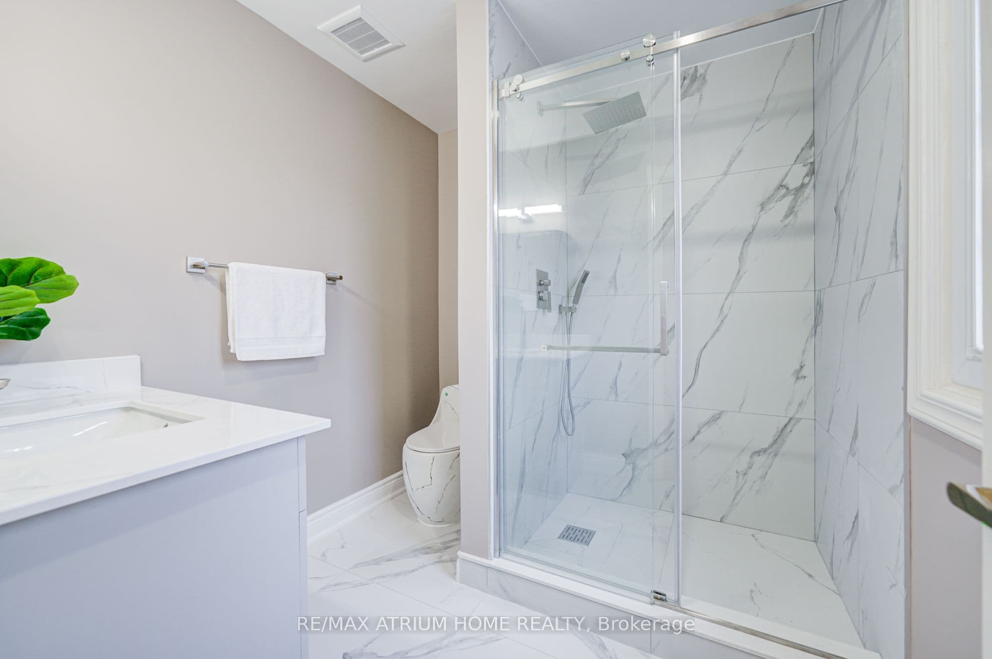 70 Strathearn Avenue — photo 25