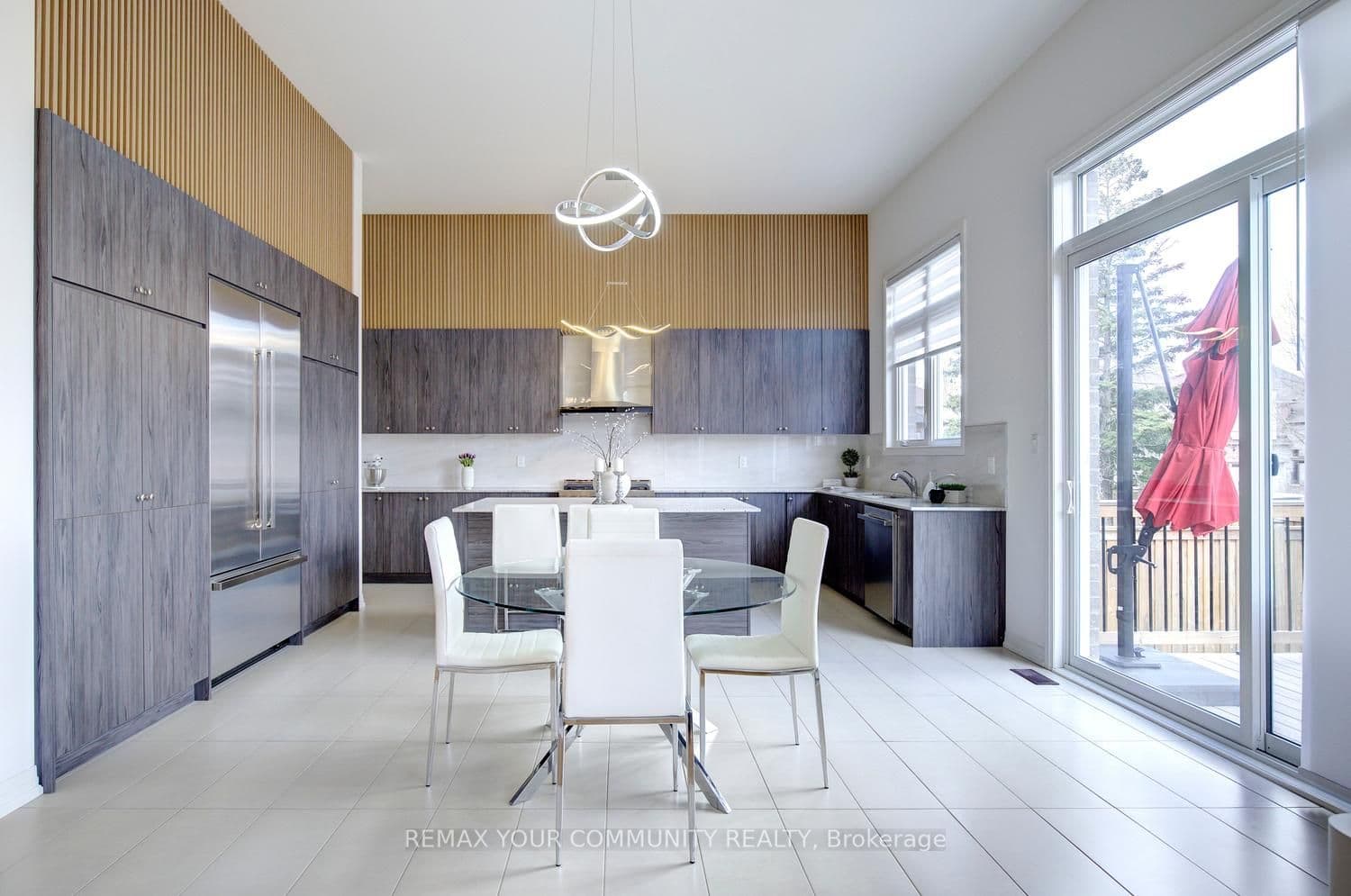 96 Bond Crescent — photo 14