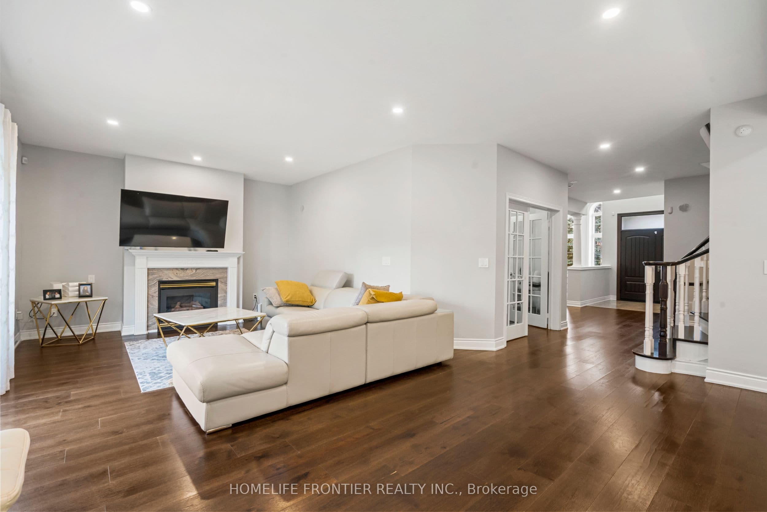 7 Edenbrook Crescent — photo 13