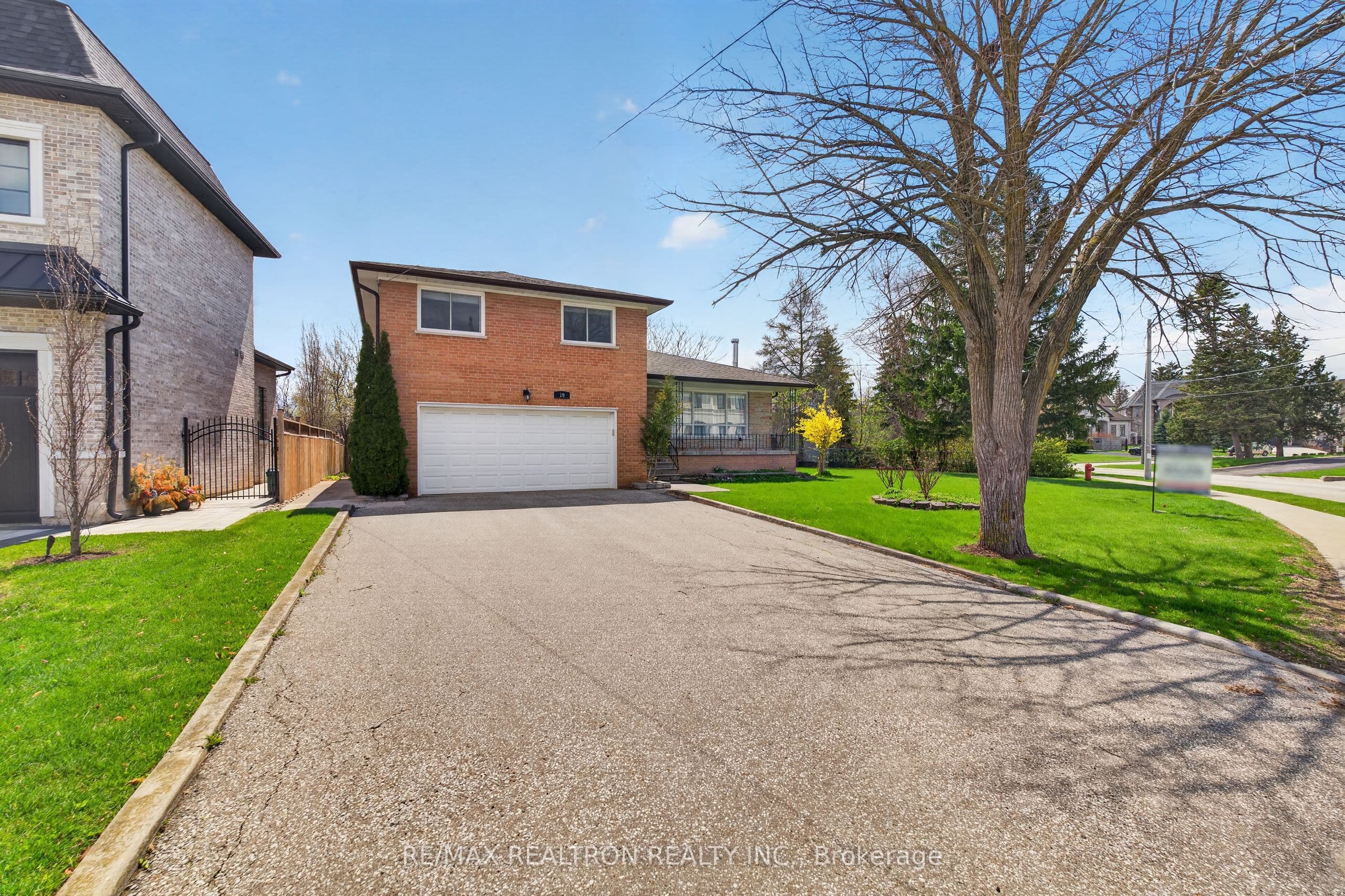 19 Claridge Drive — photo 6