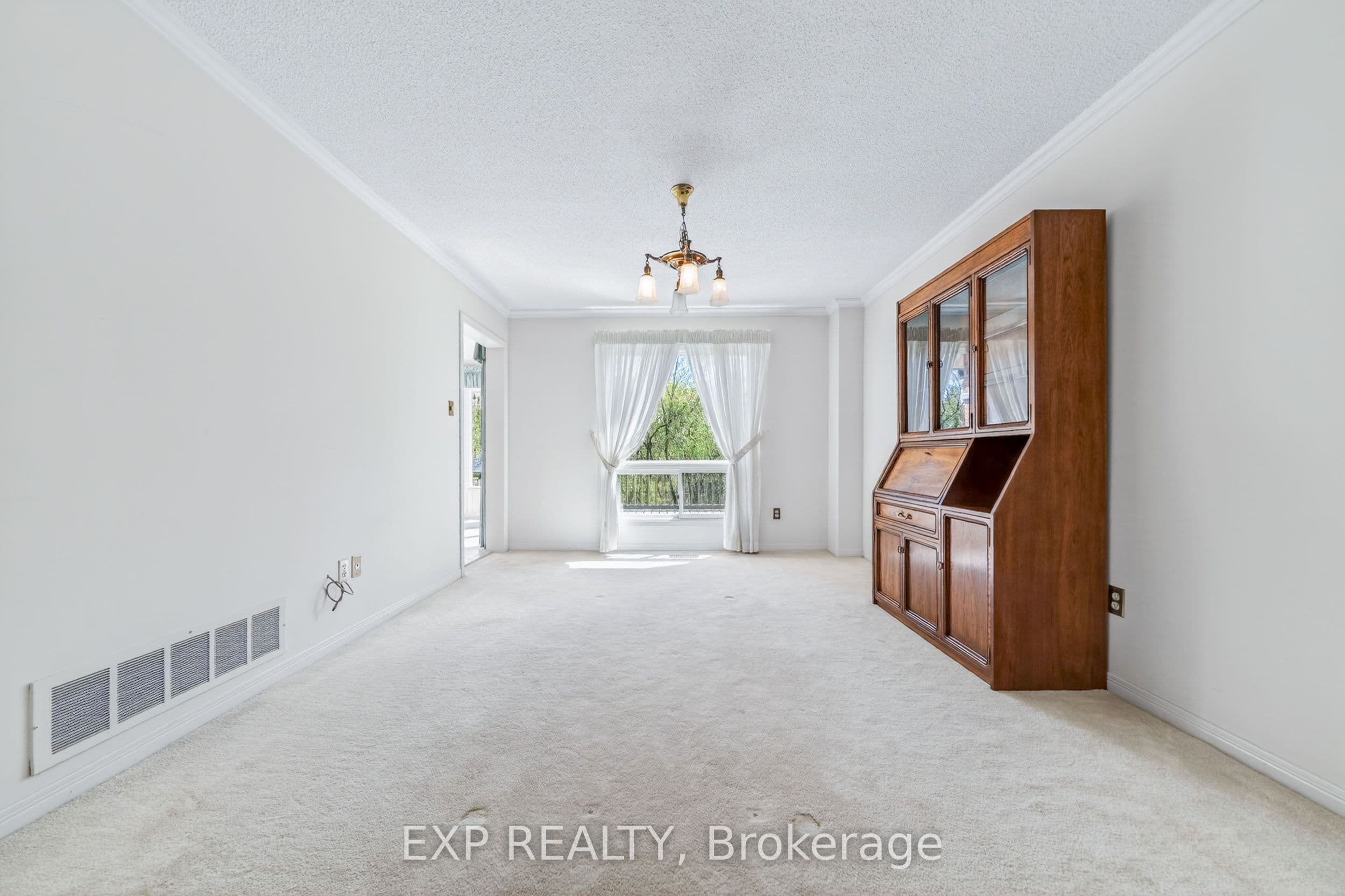 51 Sanderson Crescent — photo 21