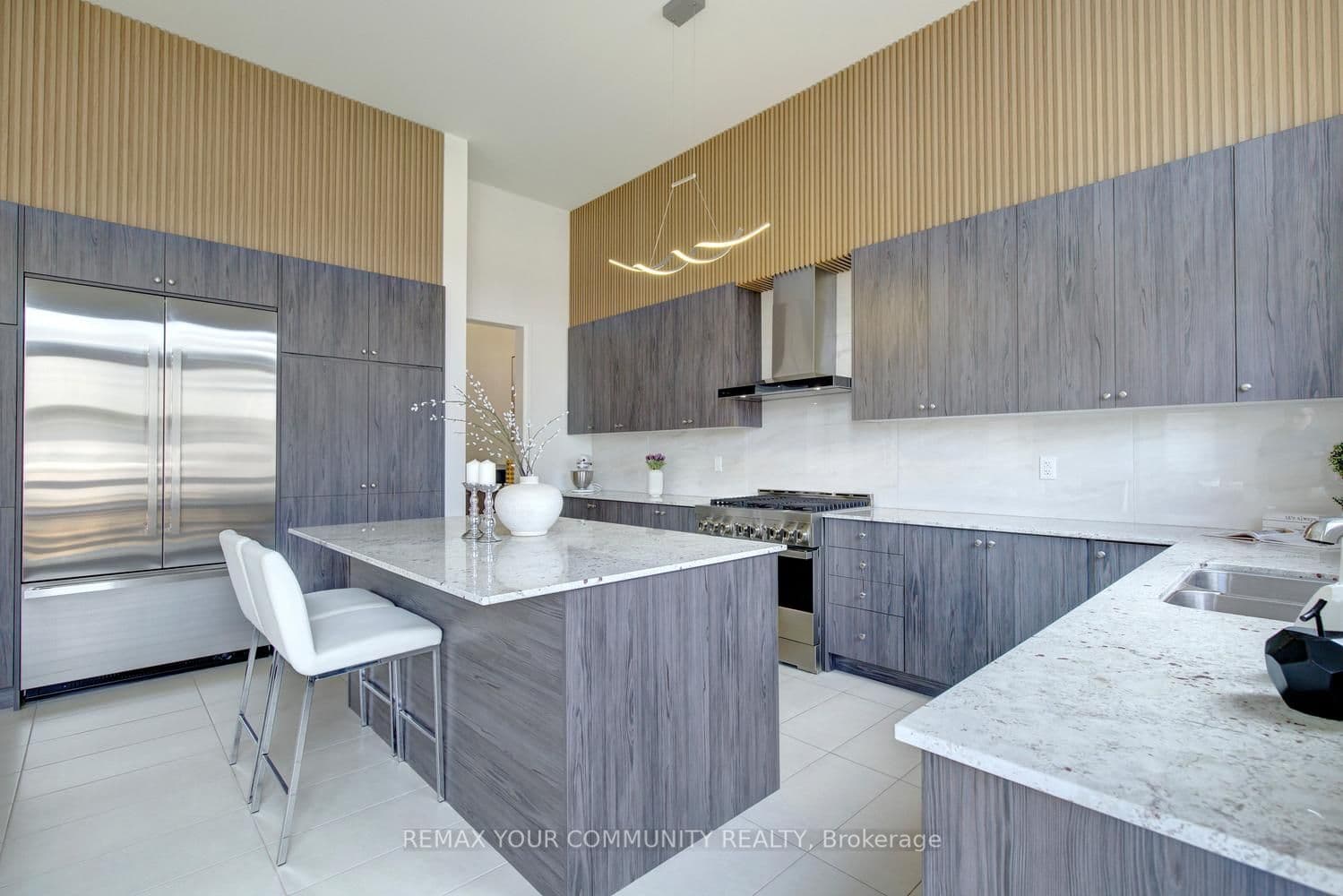 96 Bond Crescent — photo 19