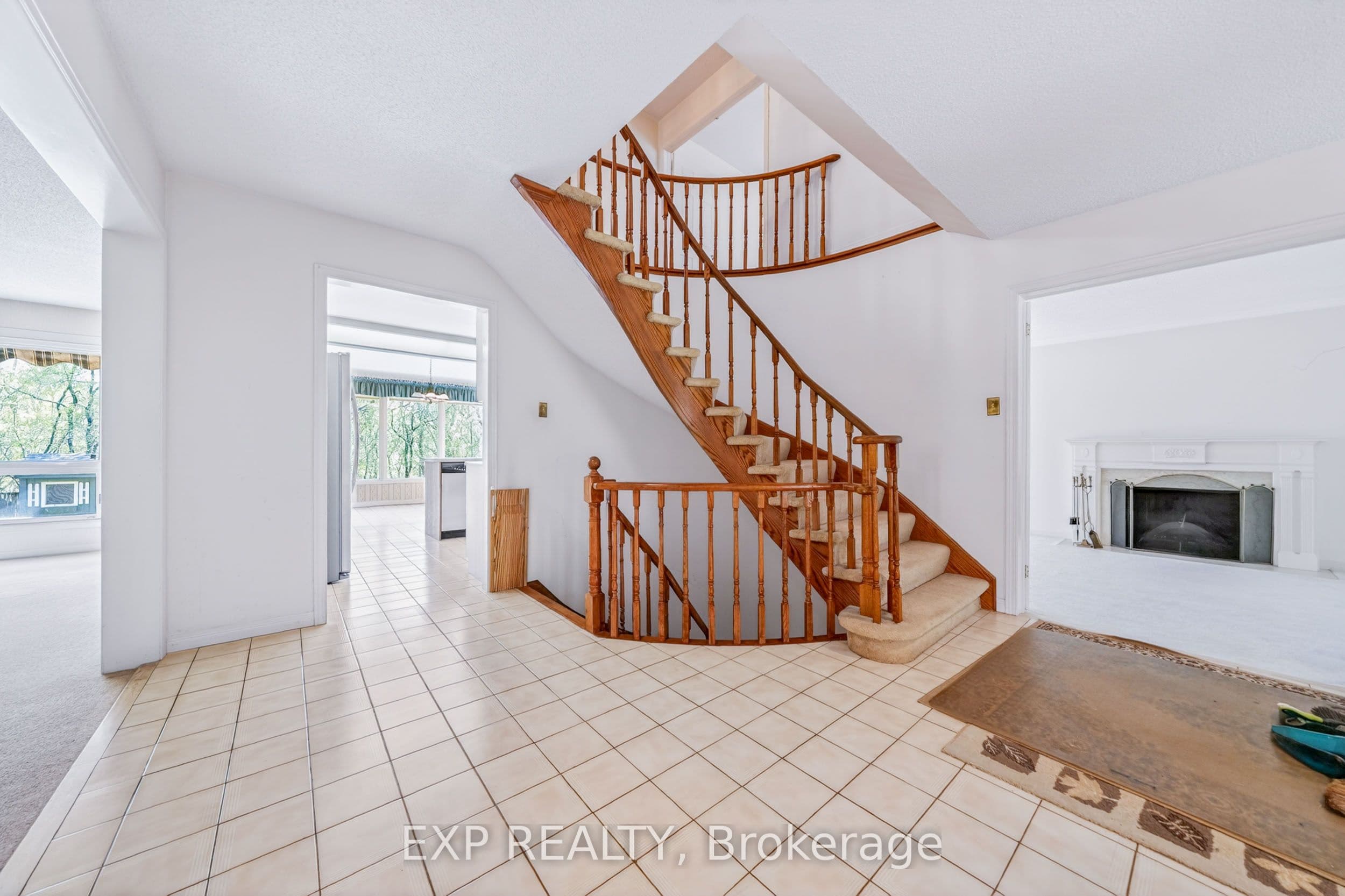 51 Sanderson Crescent — photo 37