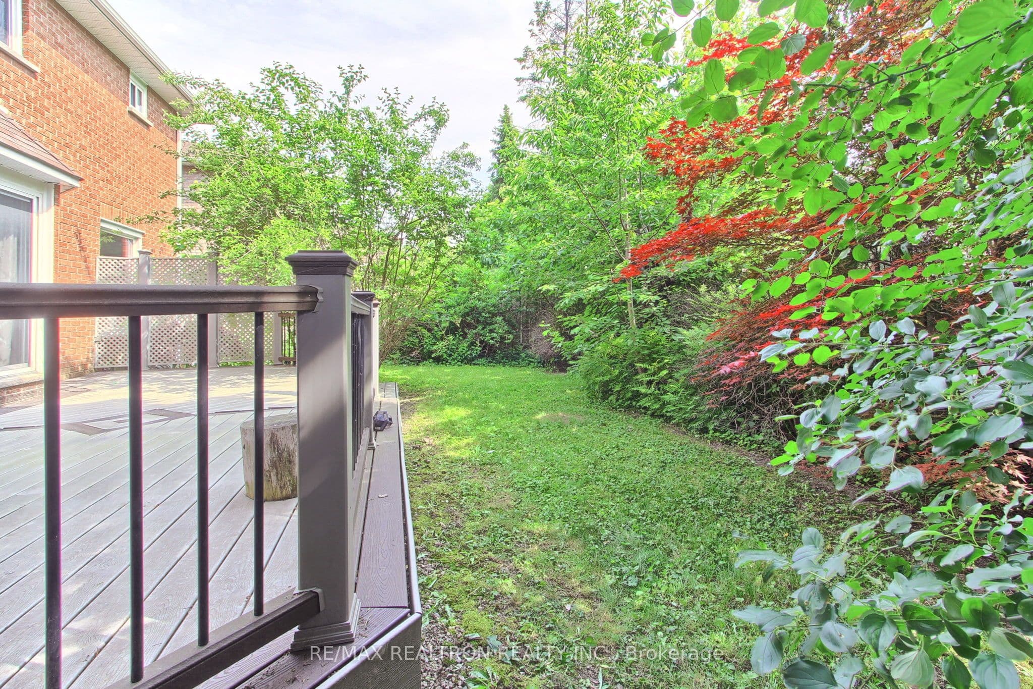 19 Crystal Drive N — photo 46