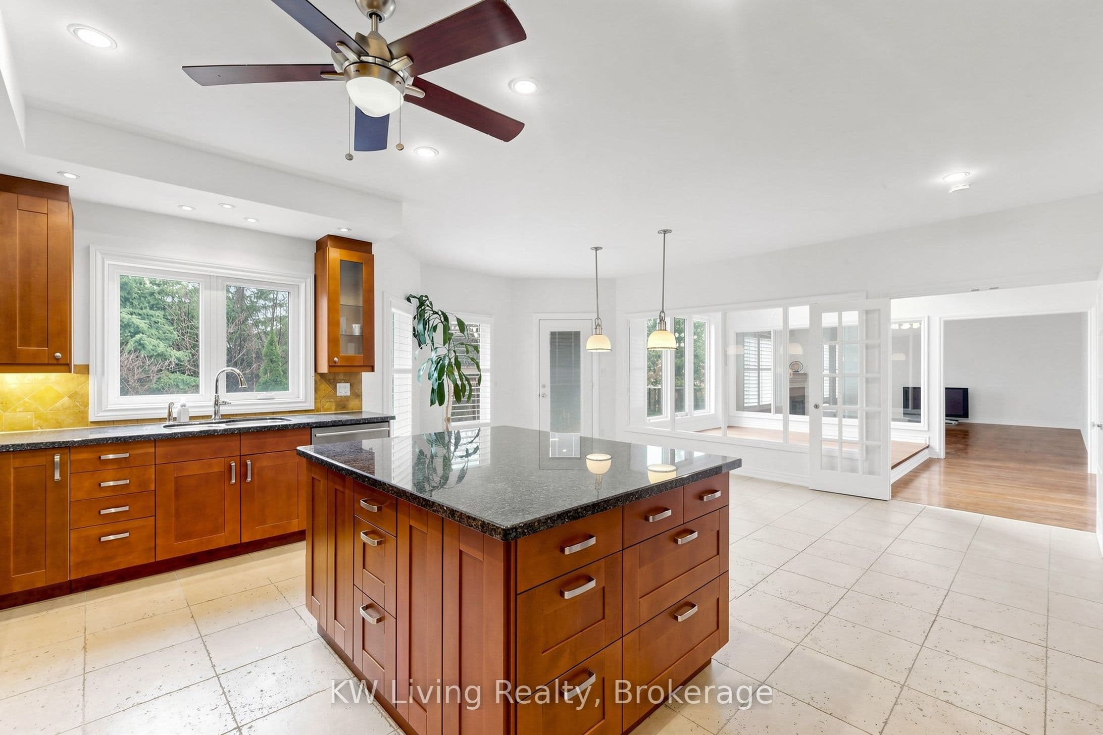22 Ava Crescent — photo 12