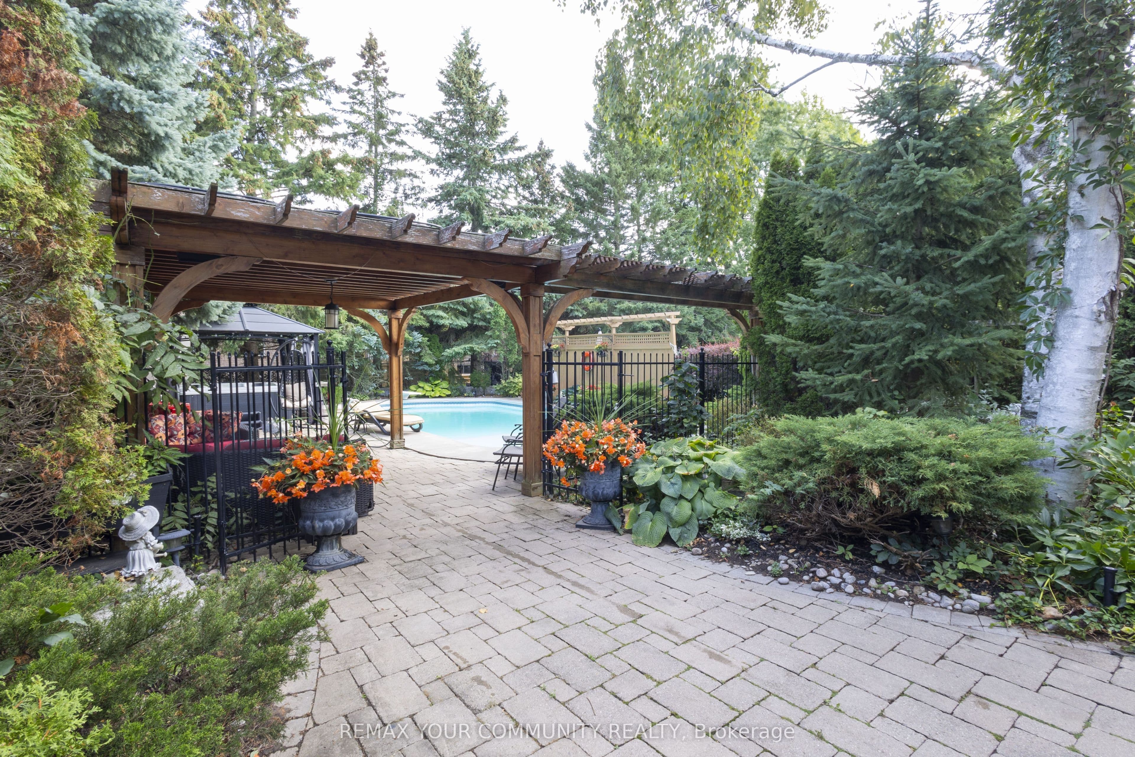 95 Naughton Drive — photo 48