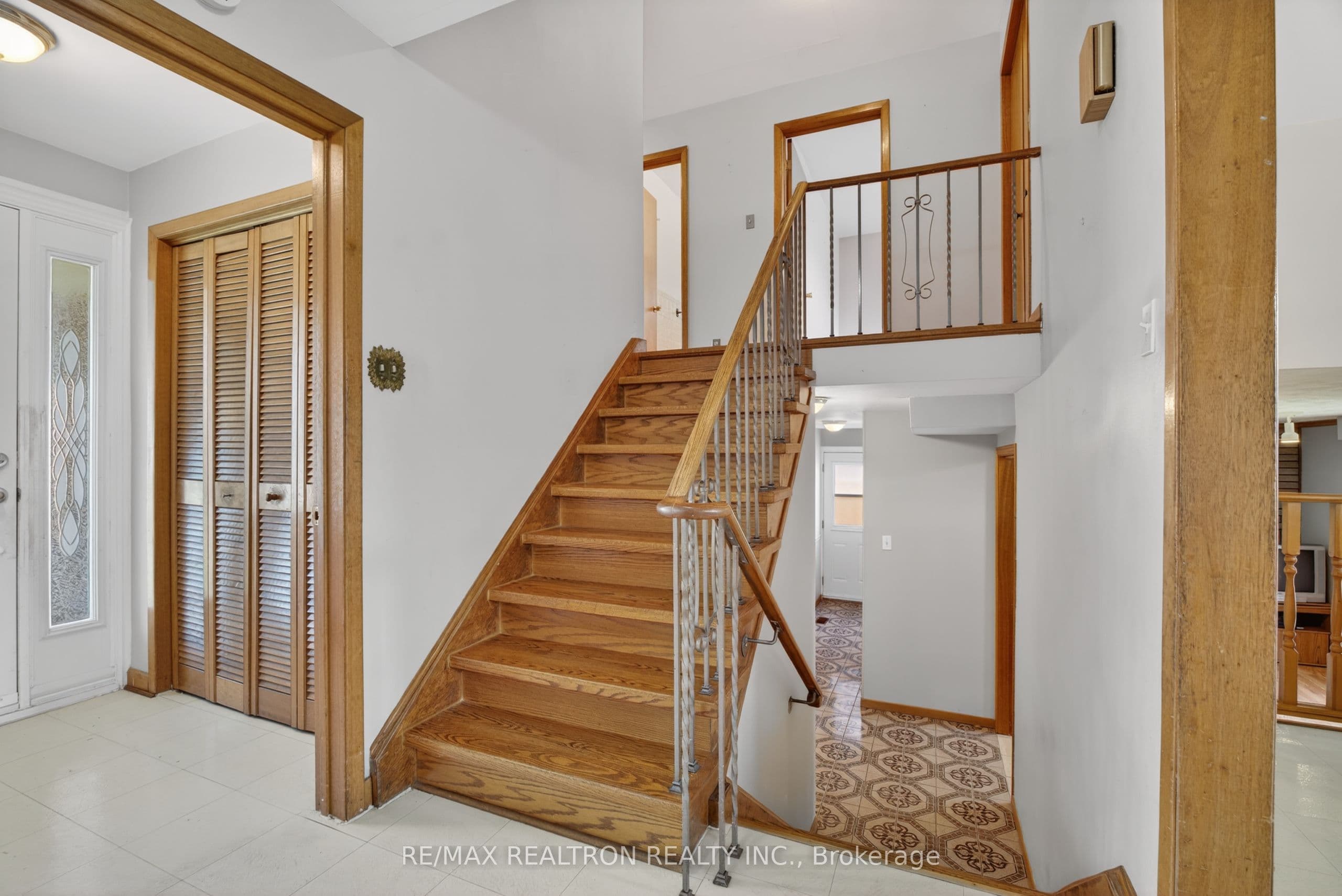19 Claridge Drive — photo 41