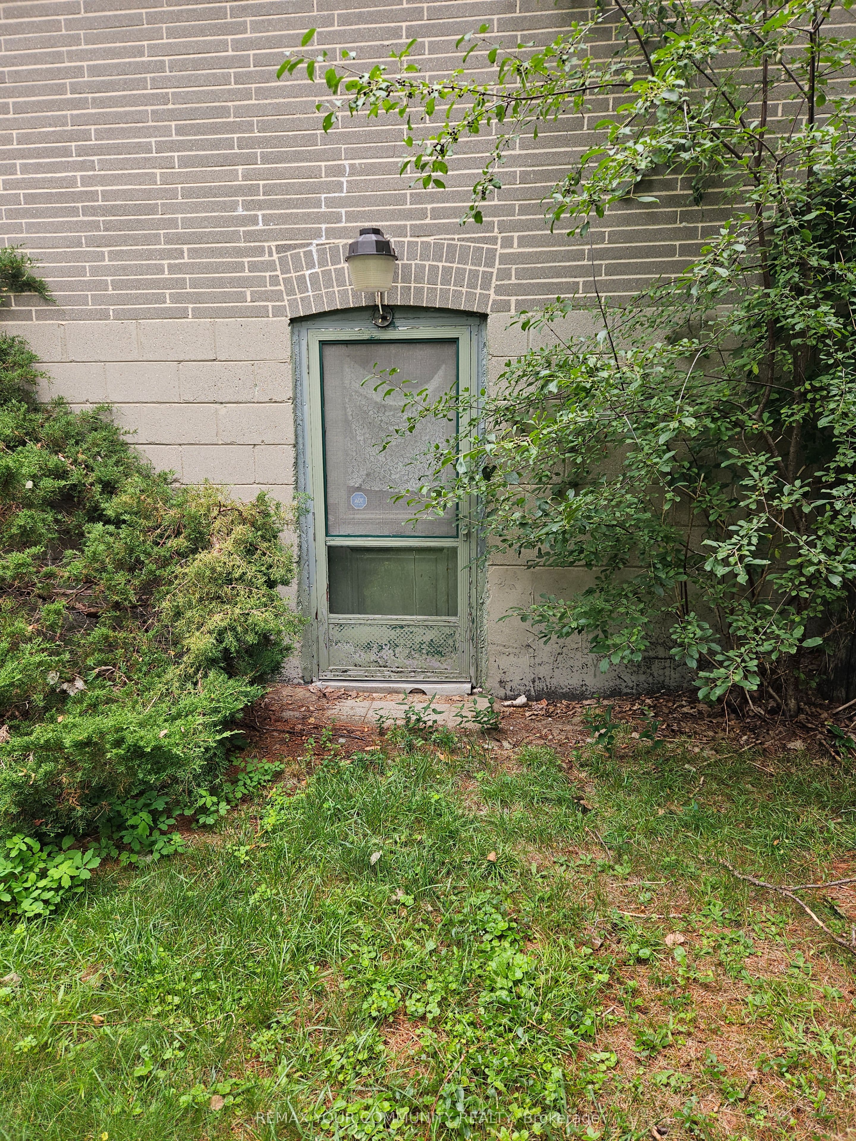 11419 Bathurst Street — photo 23